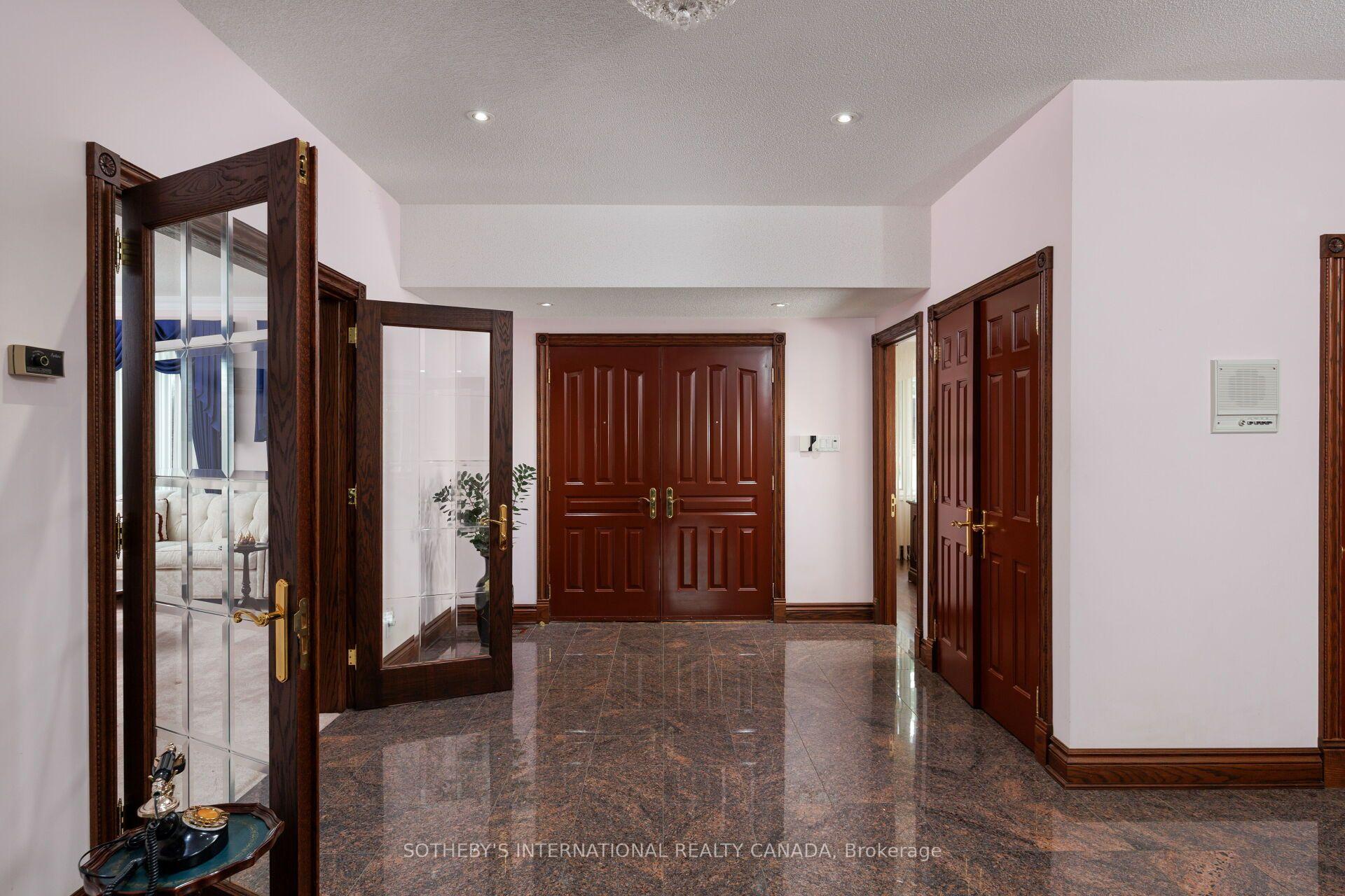 Photo 2 of 47 Great Oak Drive, Etobicoke, Princess-Rosethorn — HOMEH