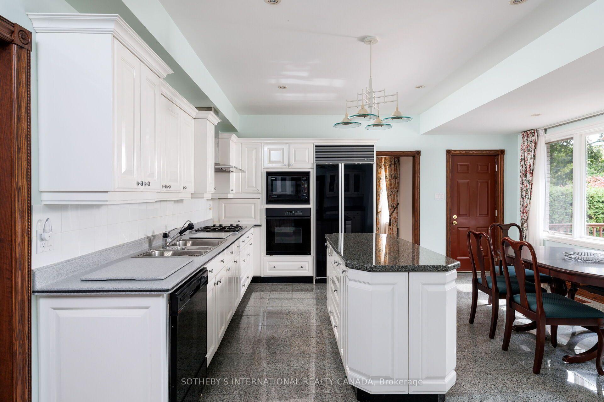 Photo 6 of 47 Great Oak Drive, Etobicoke, Princess-Rosethorn — HOMEH