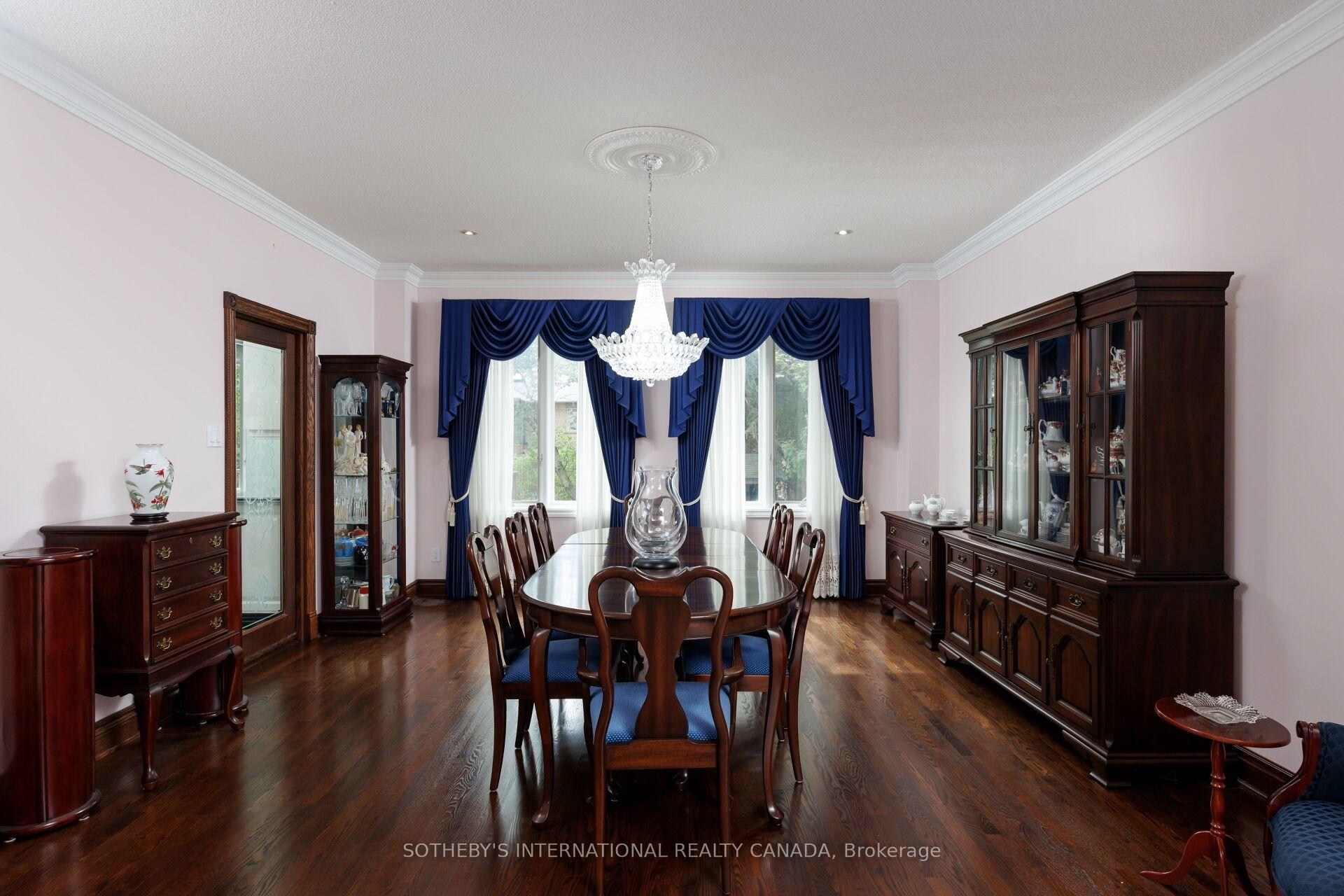 Photo 10 of 47 Great Oak Drive, Etobicoke, Princess-Rosethorn — HOMEH