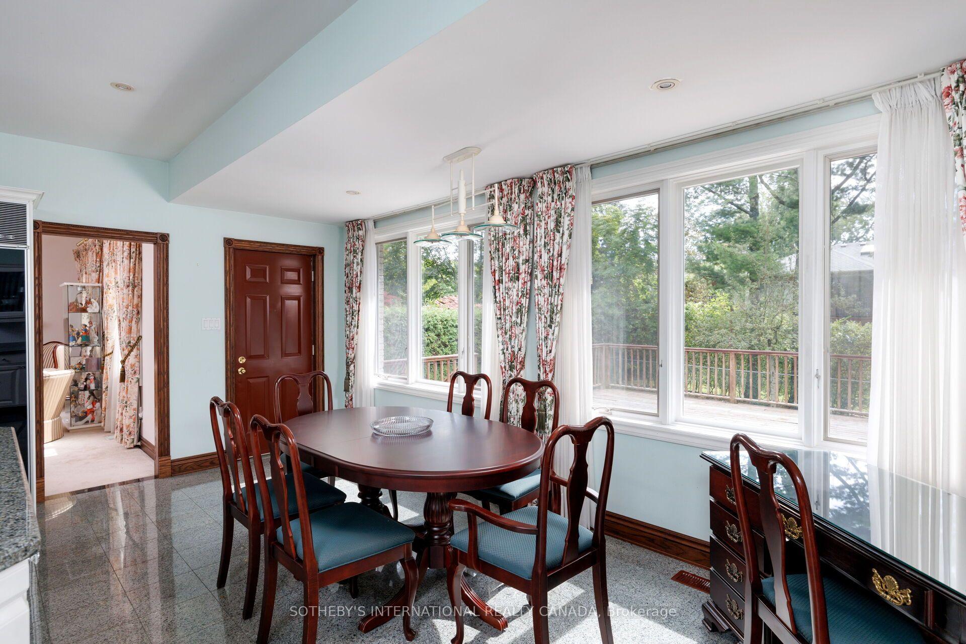 Photo 12 of 47 Great Oak Drive, Etobicoke, Princess-Rosethorn — HOMEH