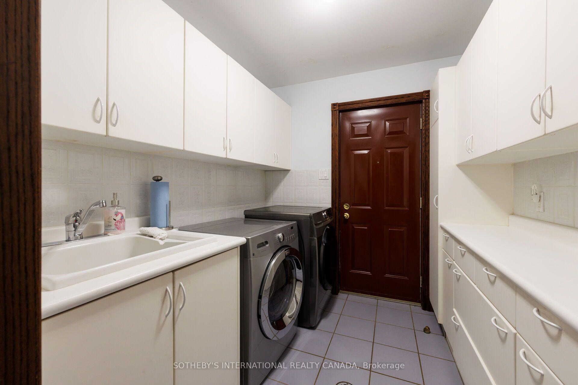 Photo 15 of 47 Great Oak Drive, Etobicoke, Princess-Rosethorn — HOMEH