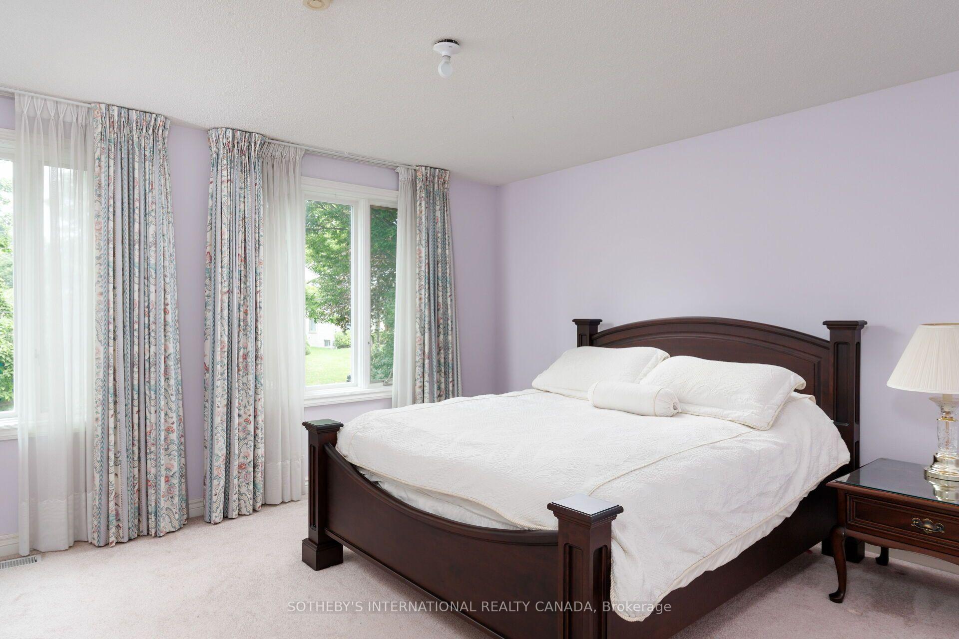 Photo 22 of 47 Great Oak Drive, Etobicoke, Princess-Rosethorn — HOMEH