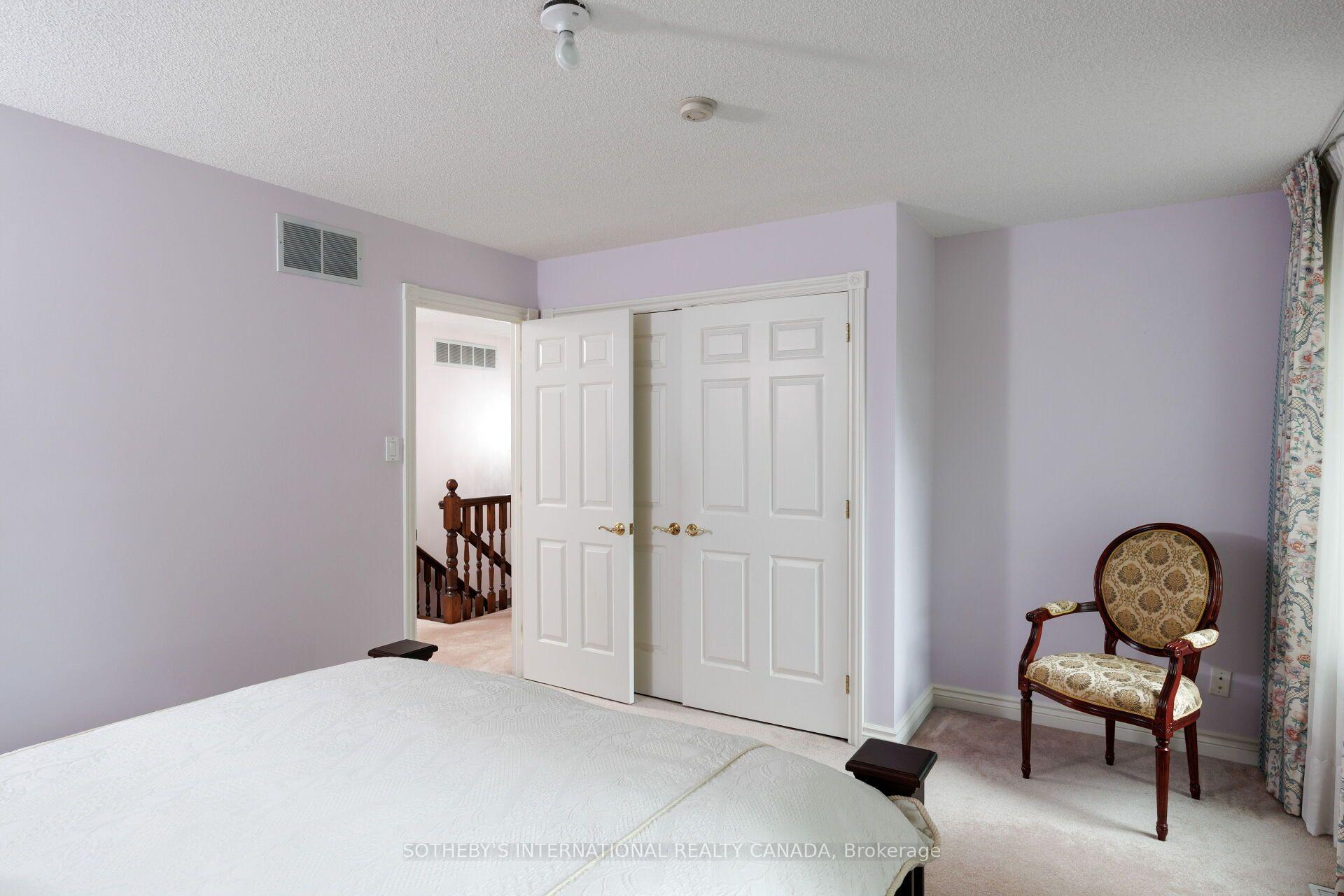 Photo 23 of 47 Great Oak Drive, Etobicoke, Princess-Rosethorn — HOMEH