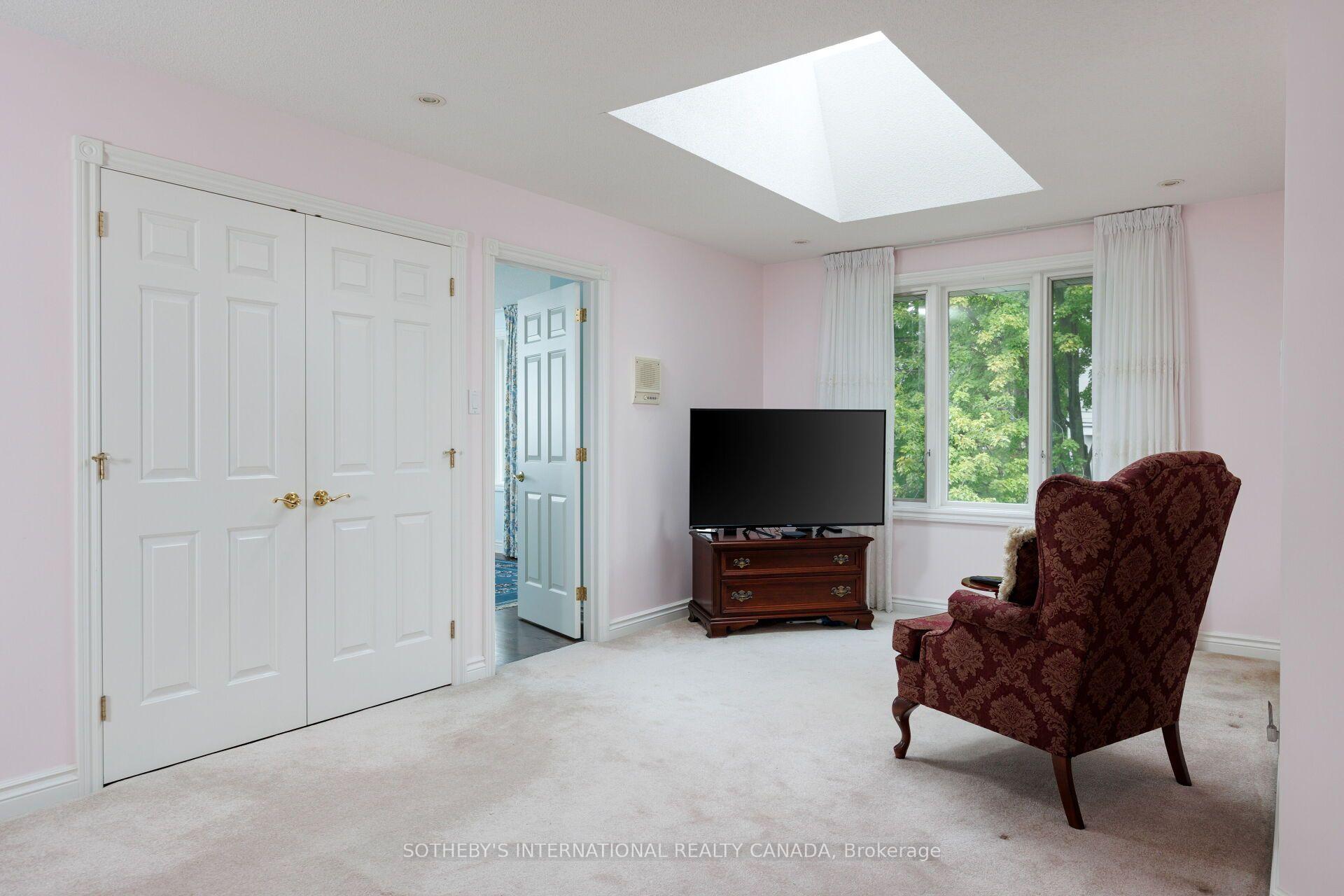 Photo 30 of 47 Great Oak Drive, Etobicoke, Princess-Rosethorn — HOMEH