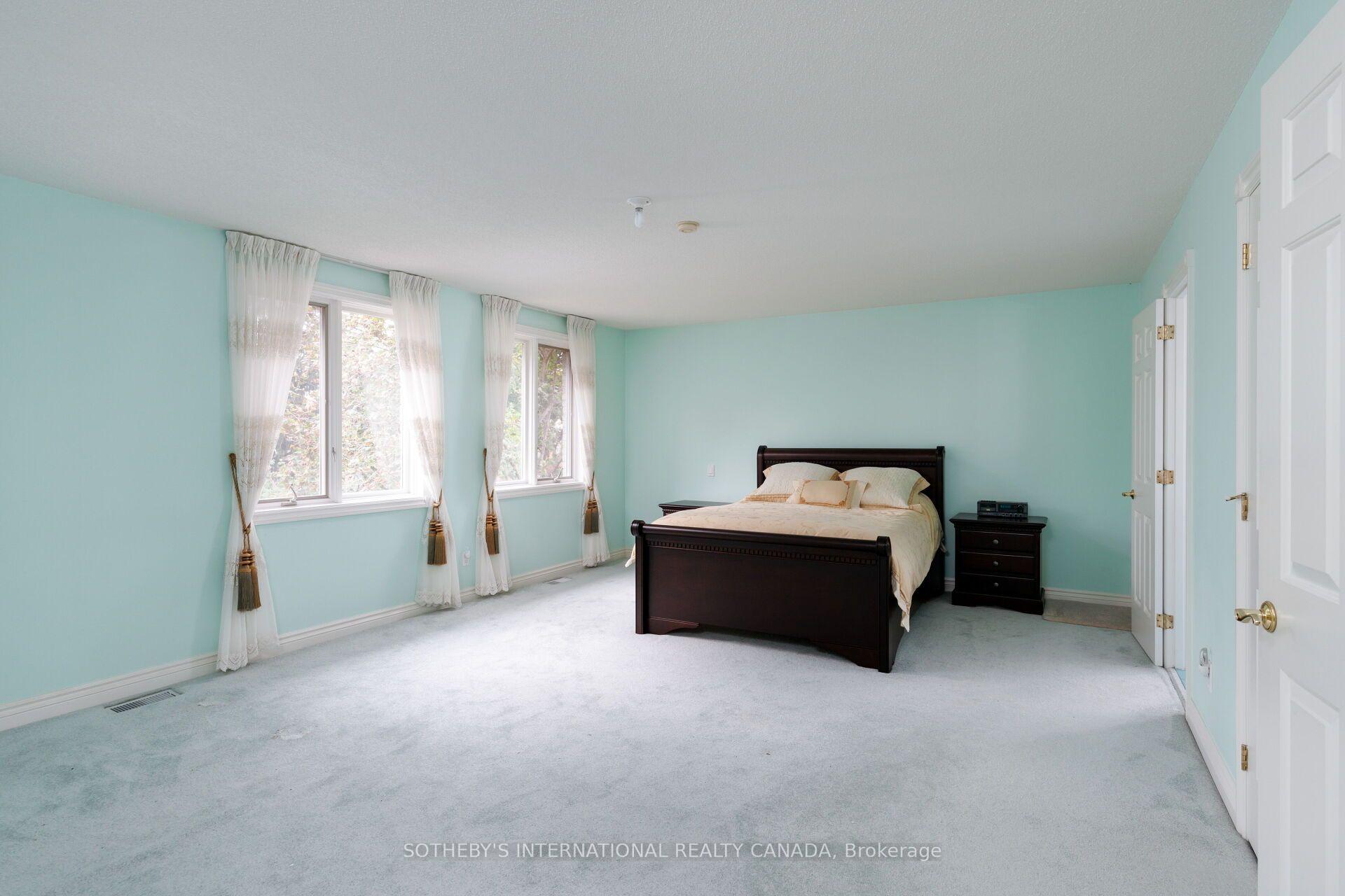Photo 34 of 47 Great Oak Drive, Etobicoke, Princess-Rosethorn — HOMEH