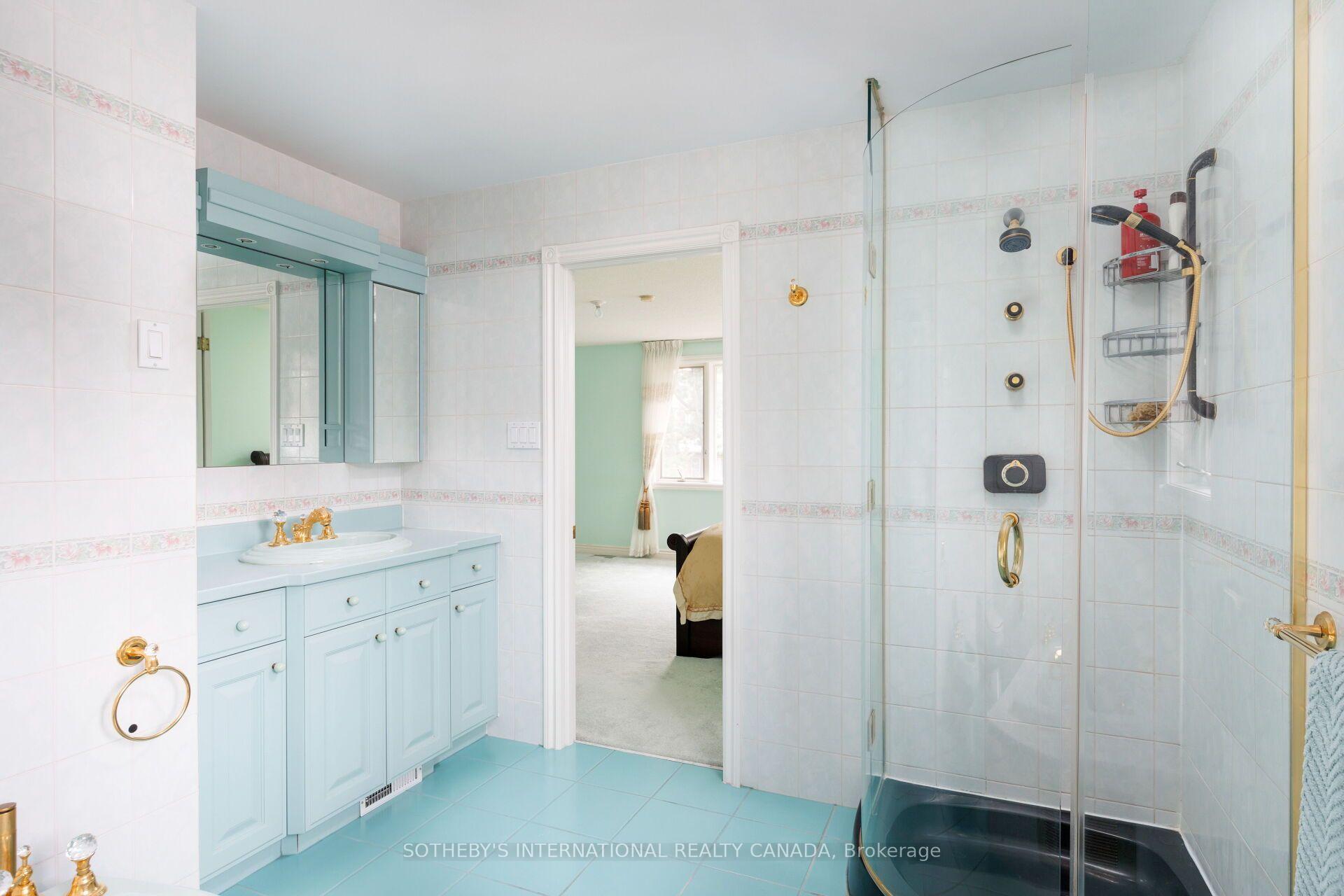 Photo 36 of 47 Great Oak Drive, Etobicoke, Princess-Rosethorn — HOMEH