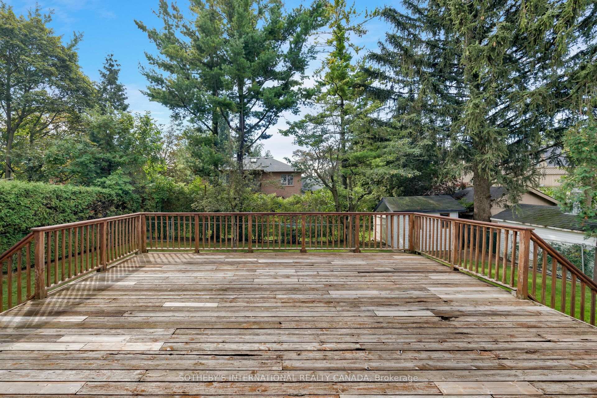Photo 37 of 47 Great Oak Drive, Etobicoke, Princess-Rosethorn — HOMEH