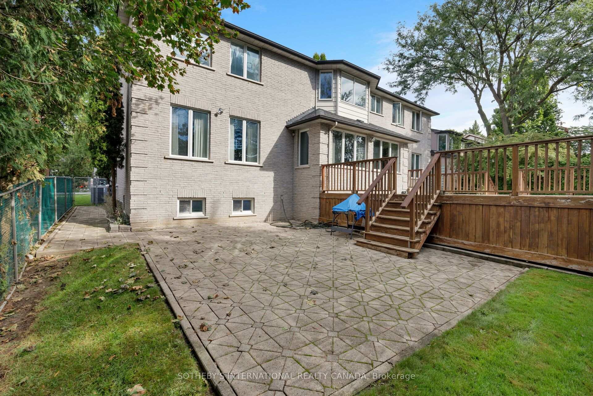 Photo 41 of 47 Great Oak Drive, Etobicoke, Princess-Rosethorn — HOMEH