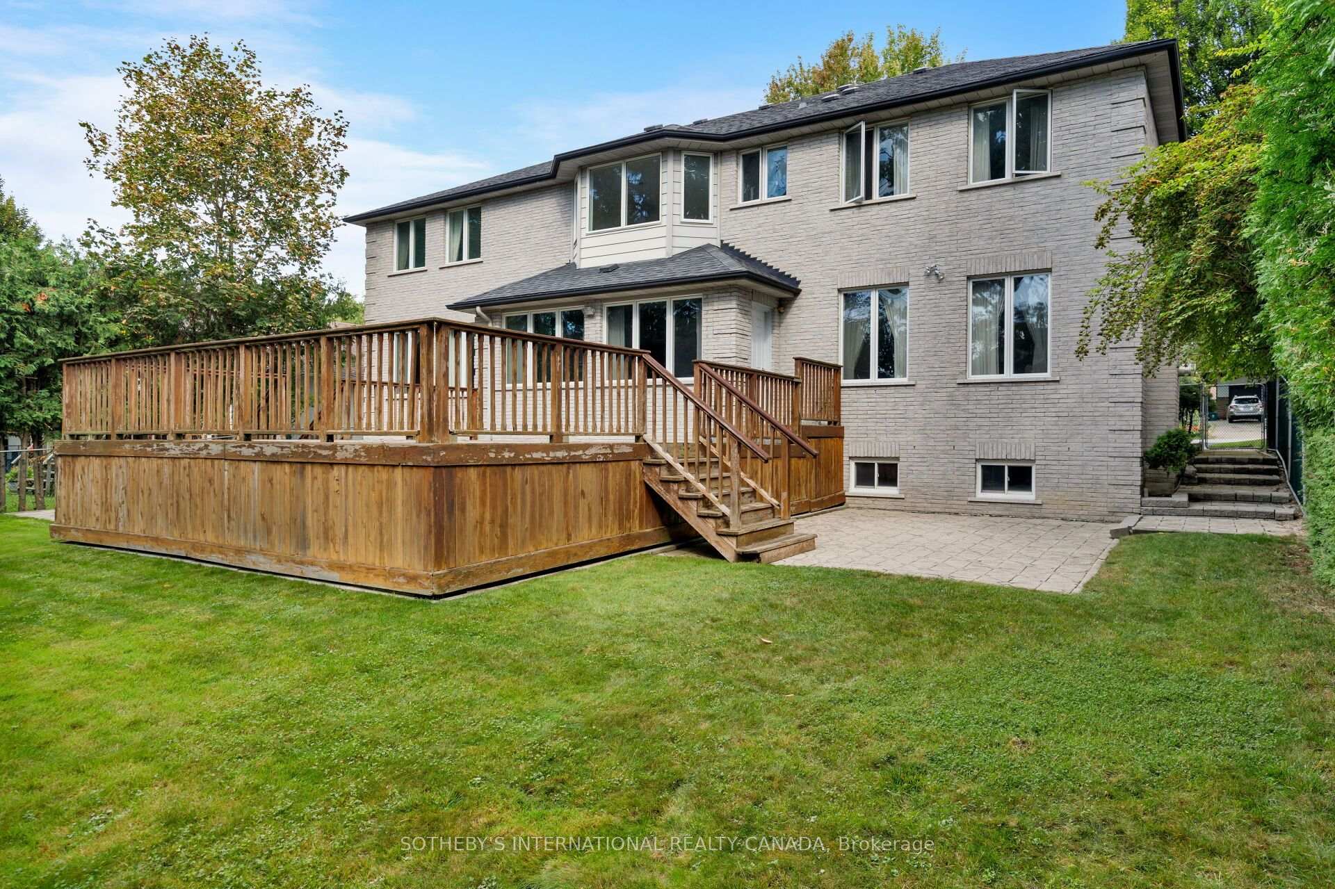 Photo 42 of 47 Great Oak Drive, Etobicoke, Princess-Rosethorn — HOMEH