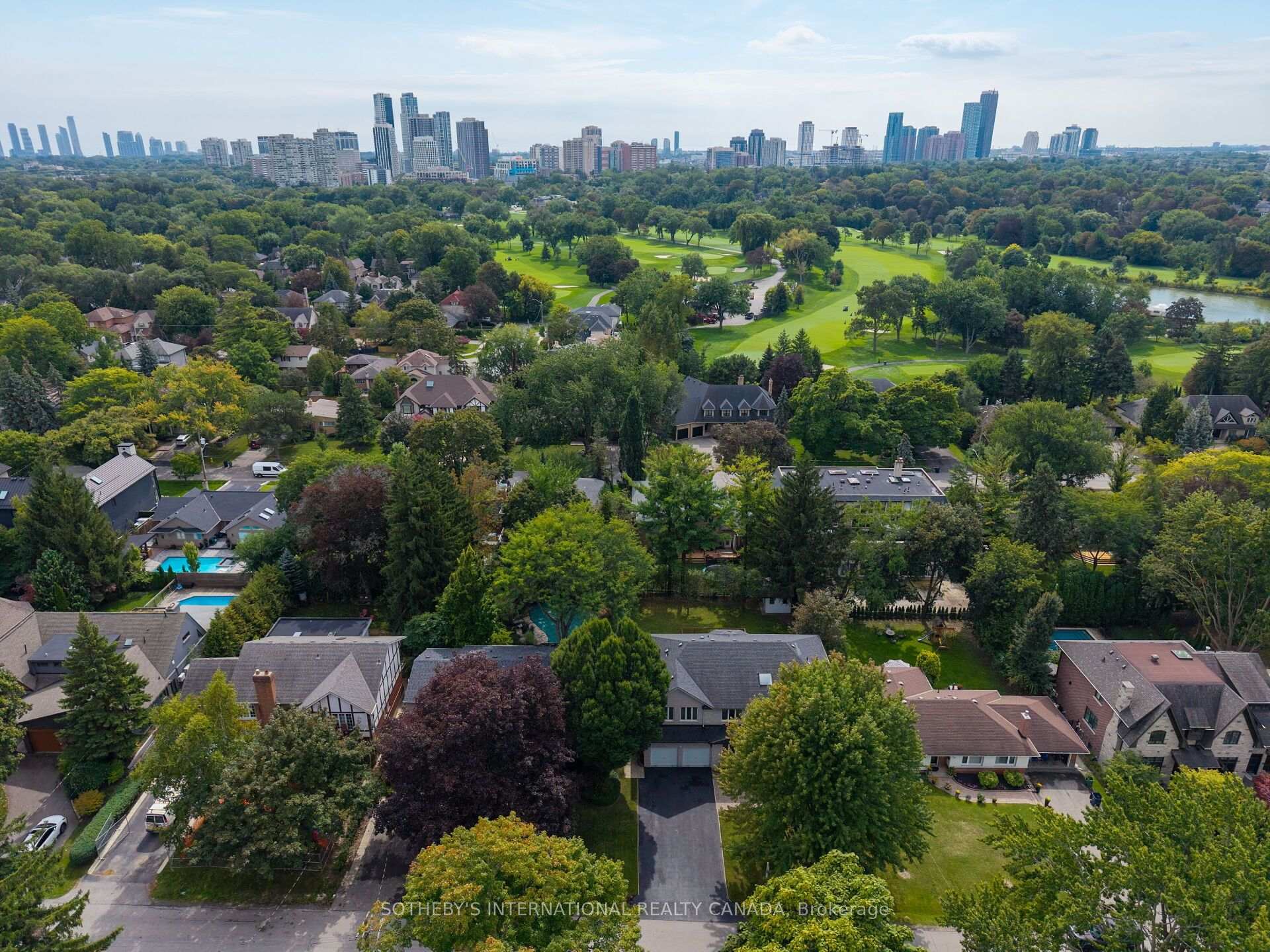 Photo 45 of 47 Great Oak Drive, Etobicoke, Princess-Rosethorn — HOMEH