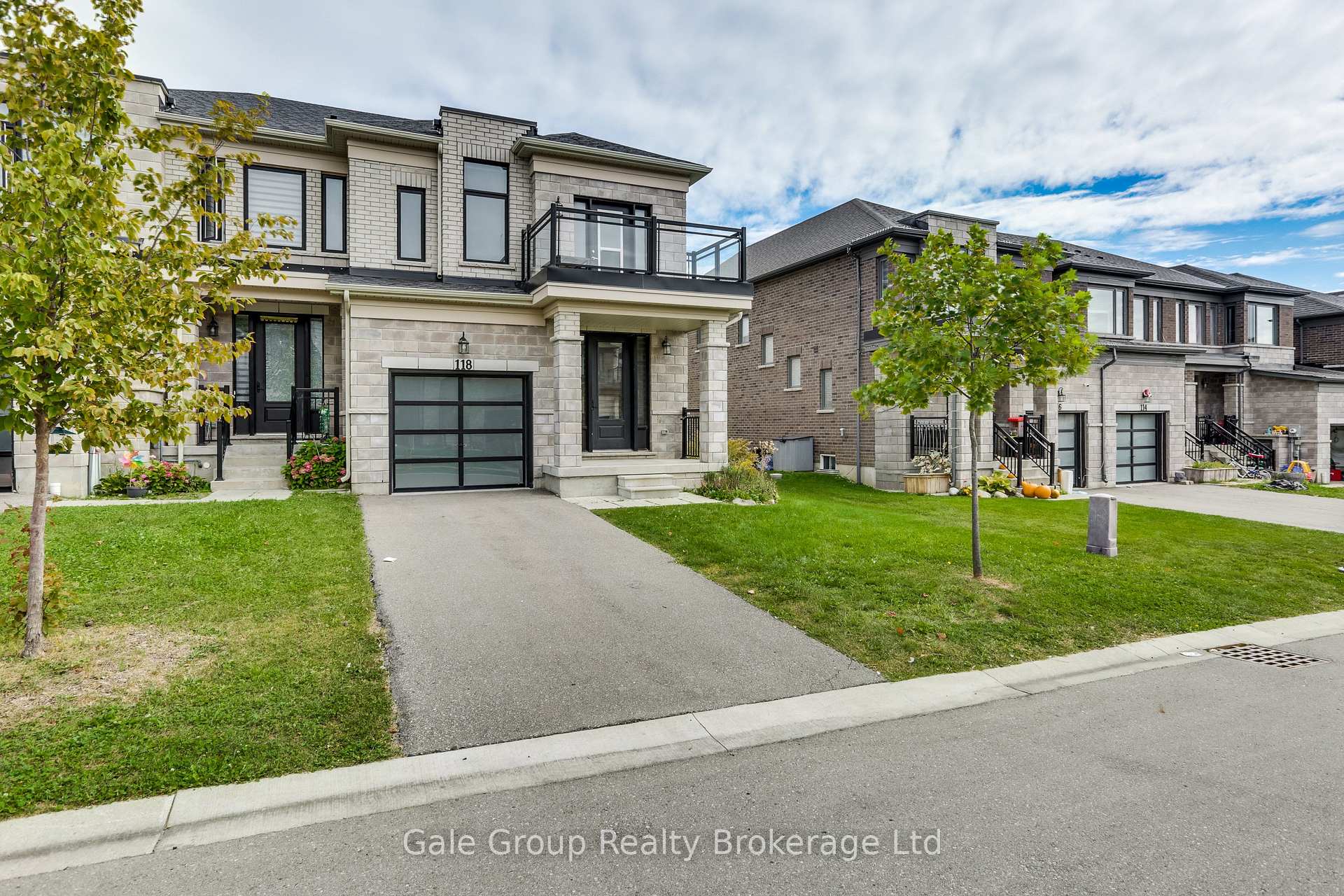 Photo of 118 Huntingford Trail W
