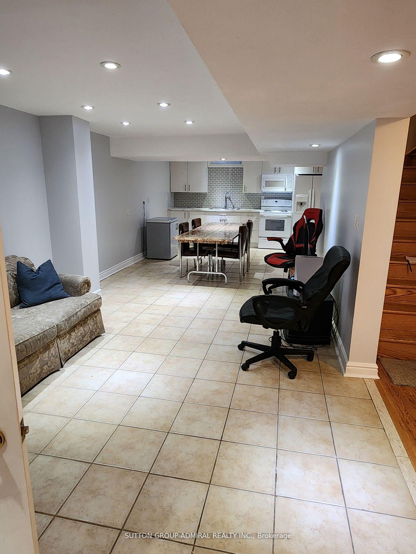 Photo 9 of Unit Bsmt, 37 Shawn Place, Vaughan, Concord — HOMEH