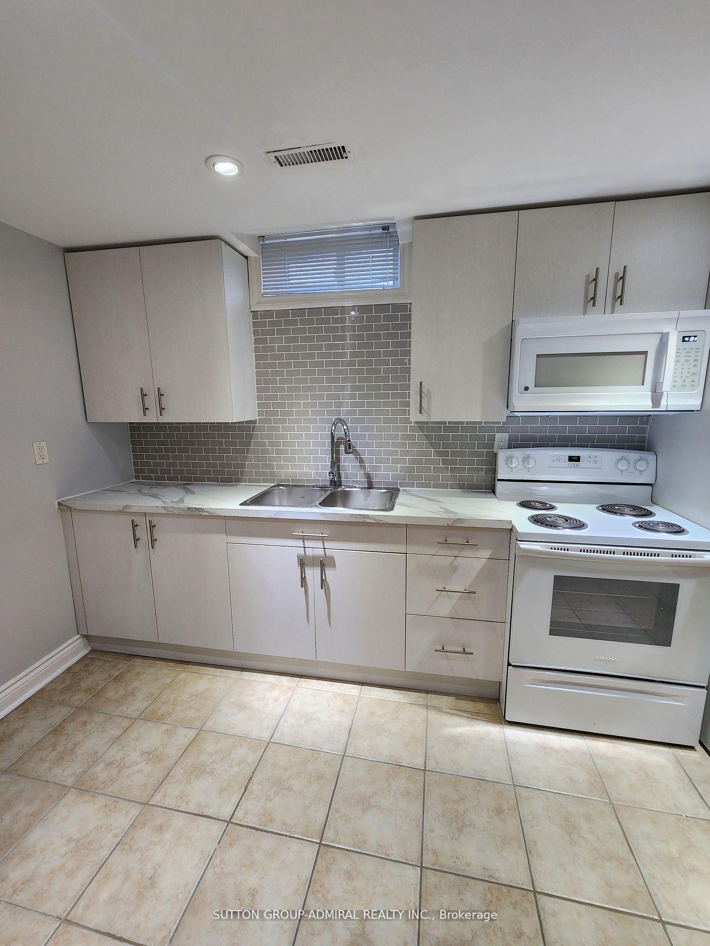 Photo 10 of Unit Bsmt, 37 Shawn Place, Vaughan, Concord — HOMEH