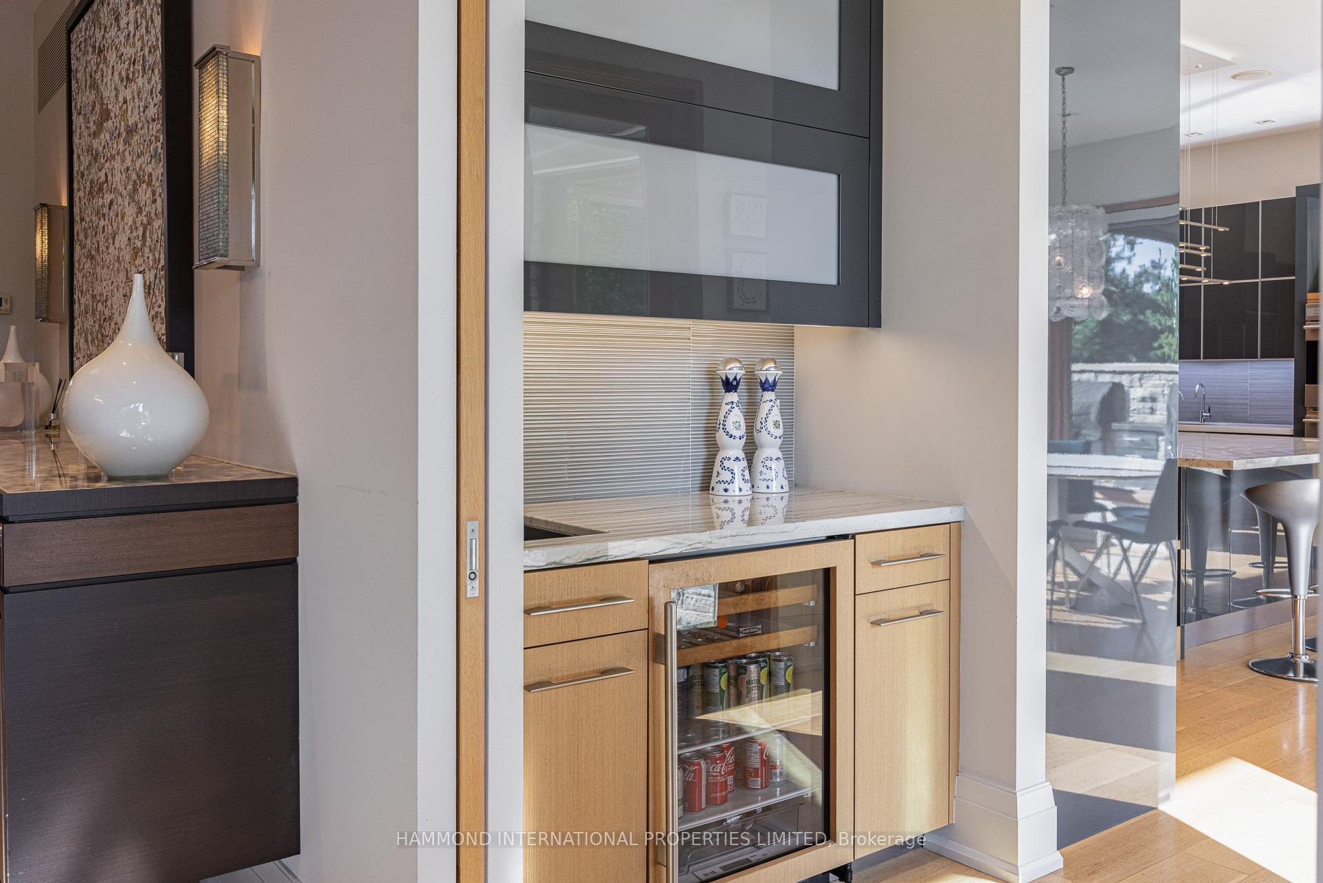Photo 9 of 7 Oxbow Road, North York, Banbury-Don Mills — HOMEH