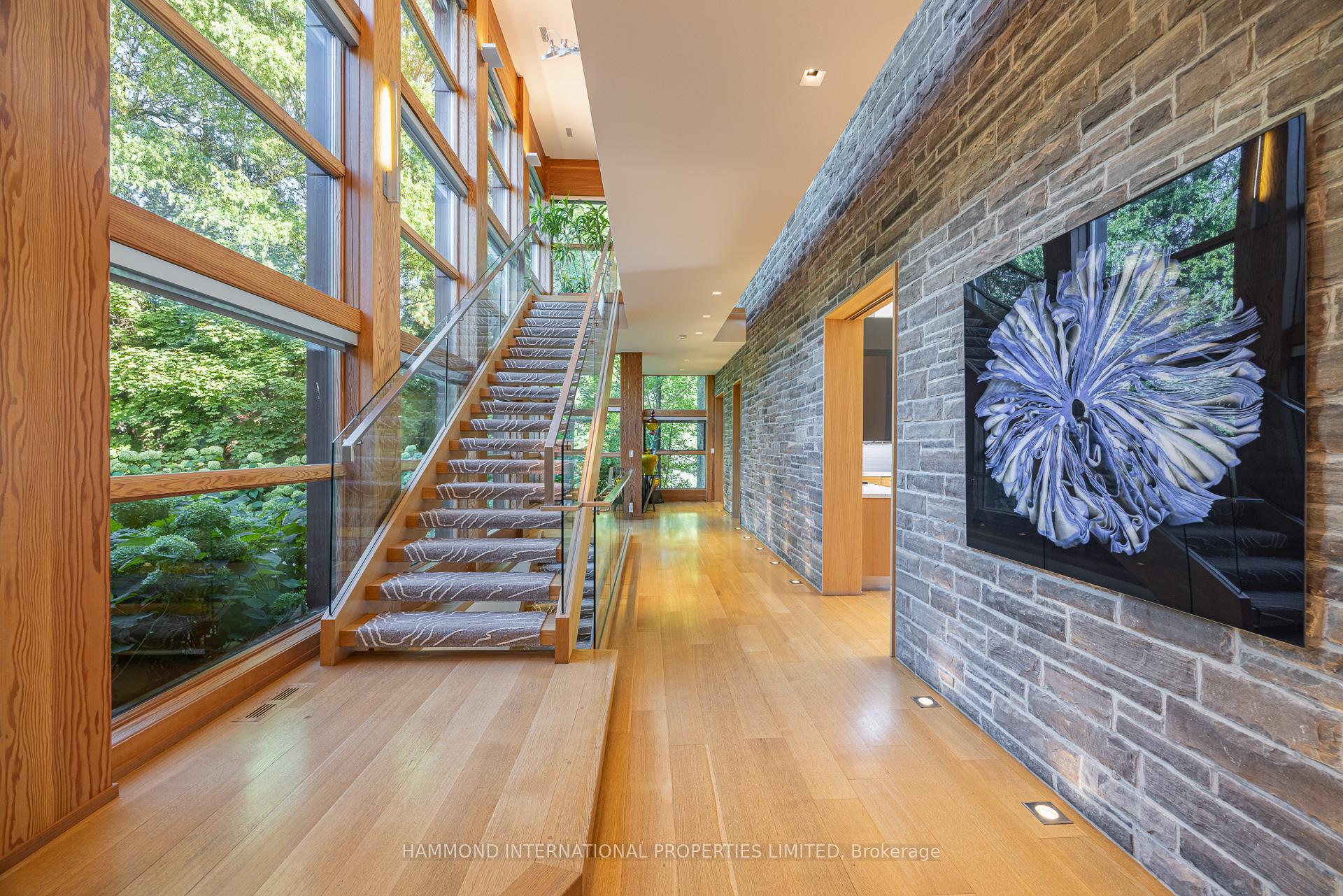 Photo 12 of 7 Oxbow Road, North York, Banbury-Don Mills — HOMEH