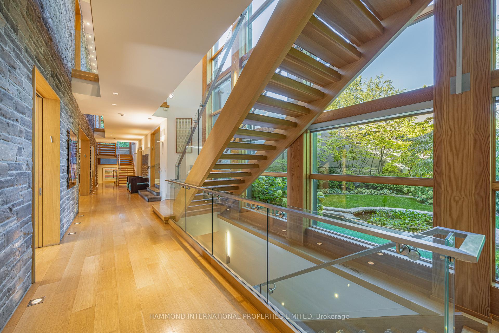 Photo 14 of 7 Oxbow Road, North York, Banbury-Don Mills — HOMEH