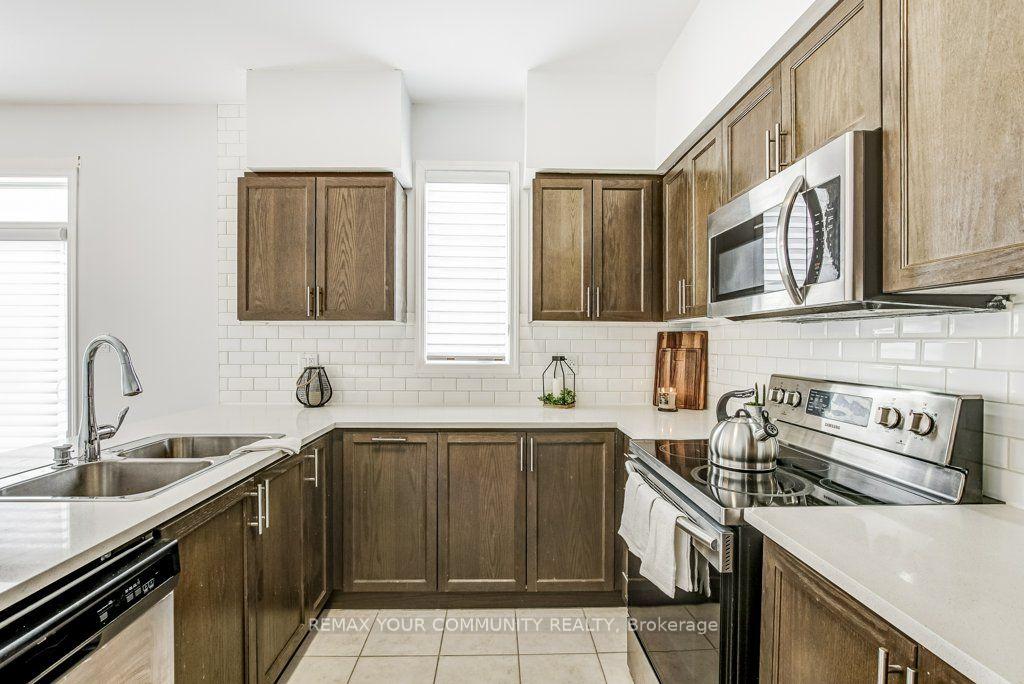 Photo 35 of 16 Don Hadden Crescent, Brock, Sunderland — HOMEH