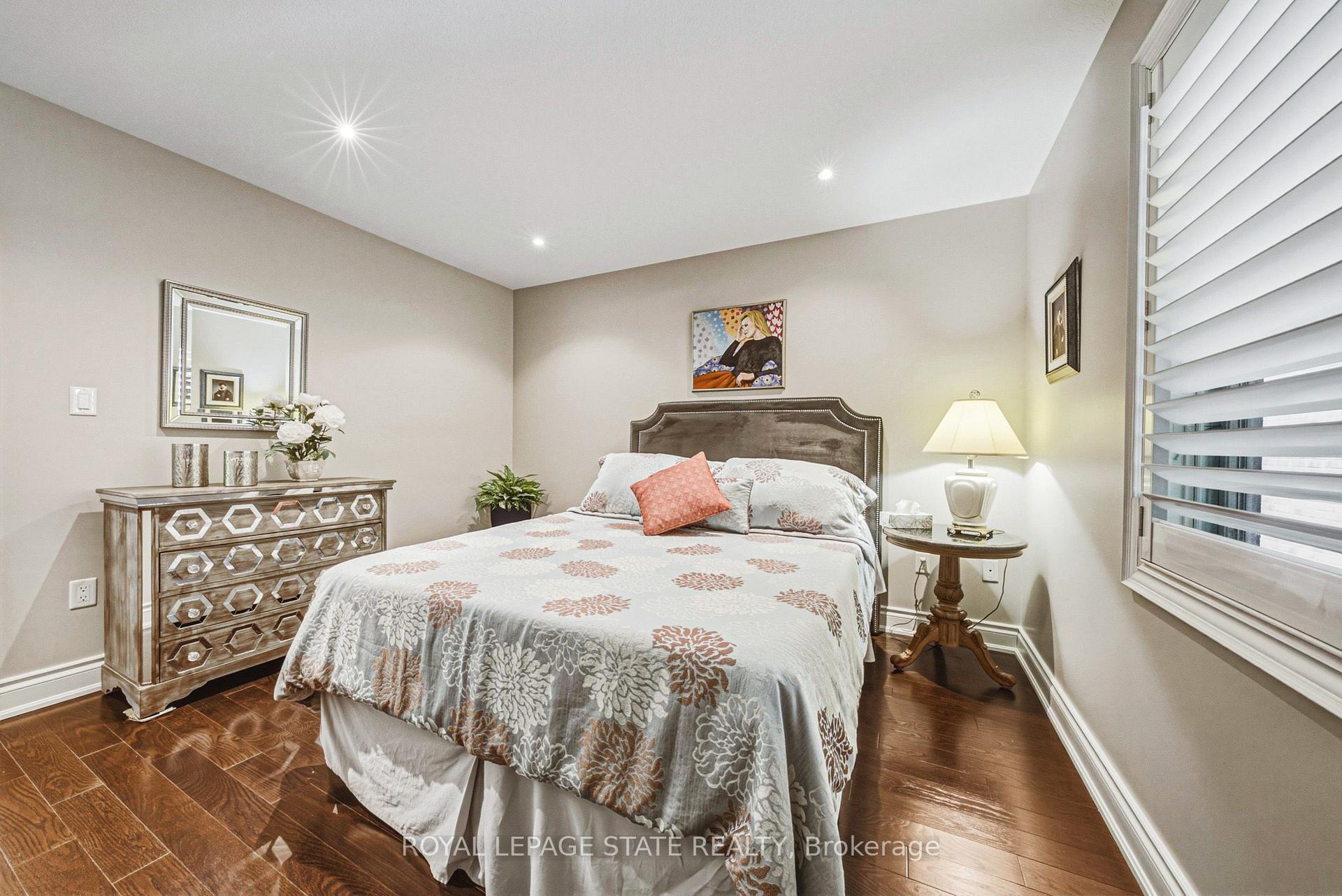 Photo 19 of 231 Pine Cove Road, Burlington, Roseland — HOMEH