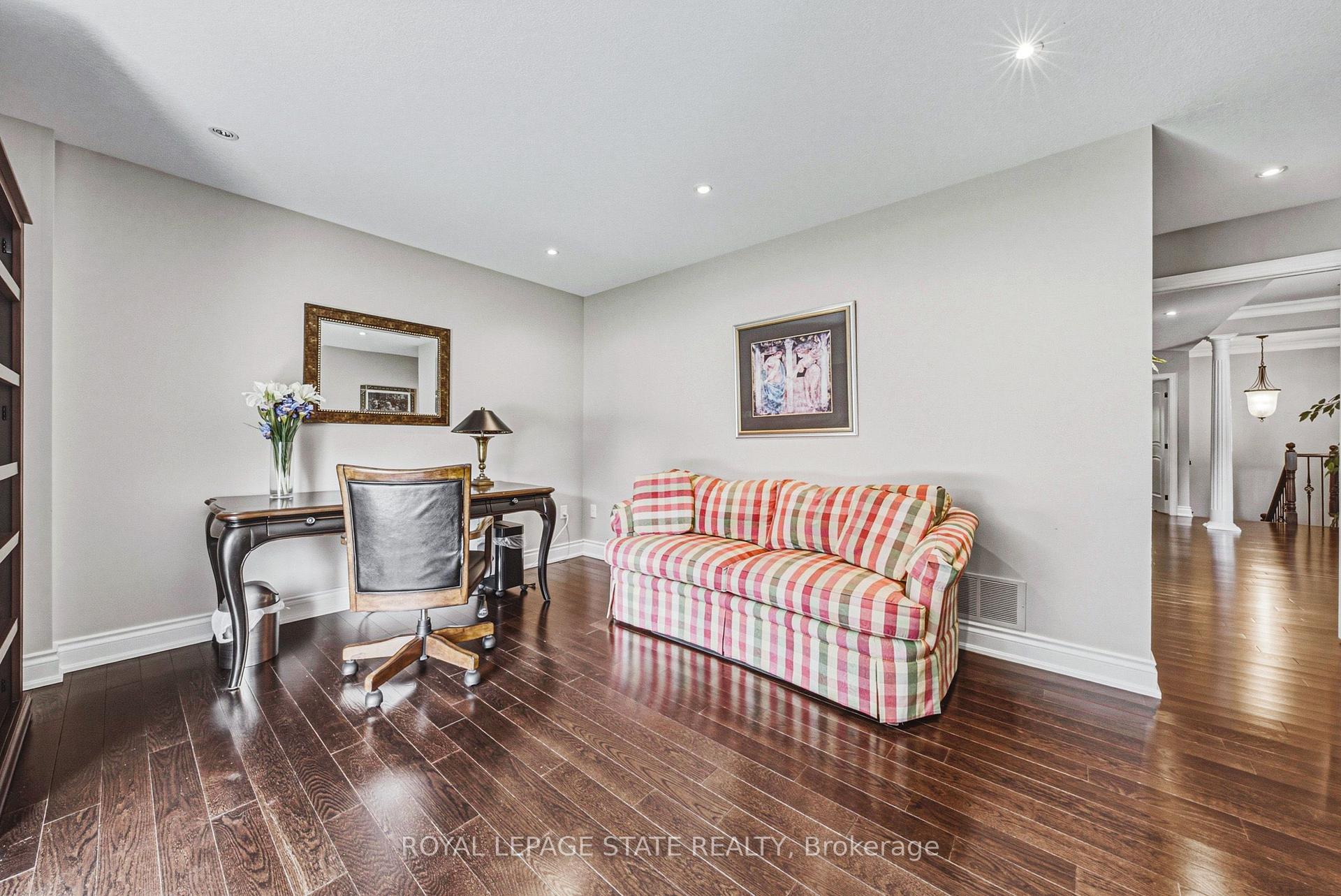 Photo 21 of 231 Pine Cove Road, Burlington, Roseland — HOMEH