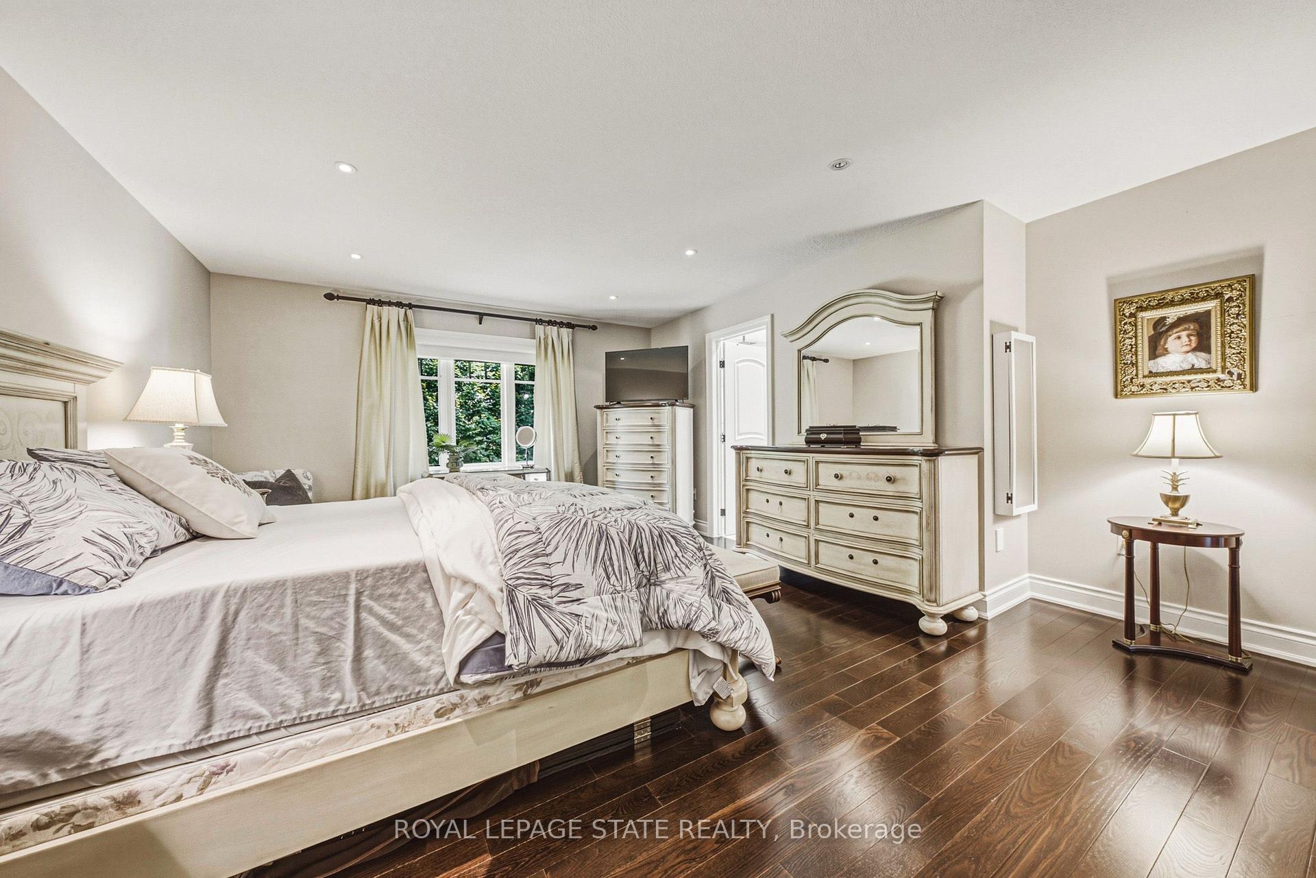 Photo 26 of 231 Pine Cove Road, Burlington, Roseland — HOMEH