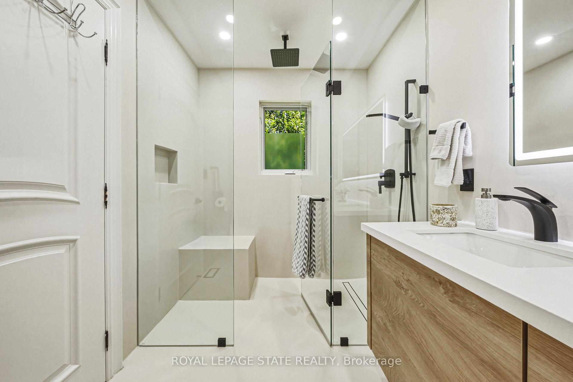 Photo 27 of 231 Pine Cove Road, Burlington, Roseland — HOMEH