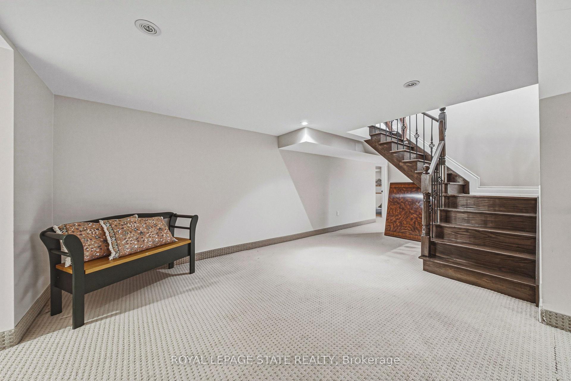 Photo 30 of 231 Pine Cove Road, Burlington, Roseland — HOMEH
