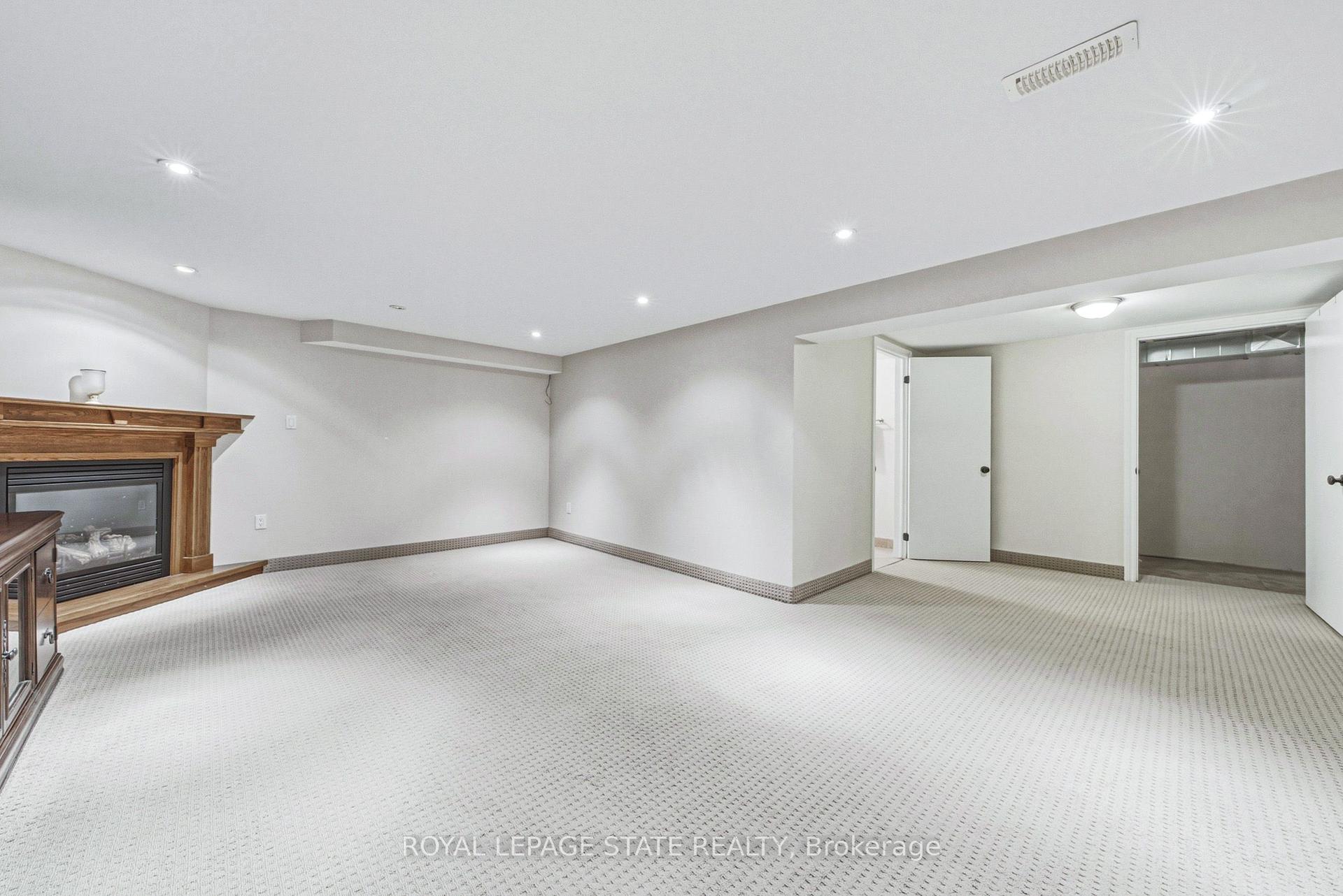 Photo 34 of 231 Pine Cove Road, Burlington, Roseland — HOMEH