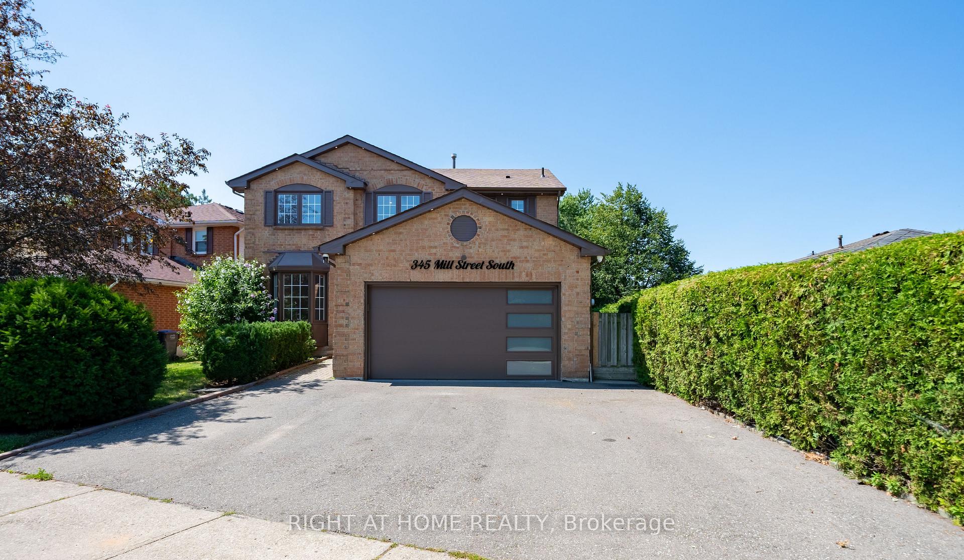 Photo of 345 Mill Street S