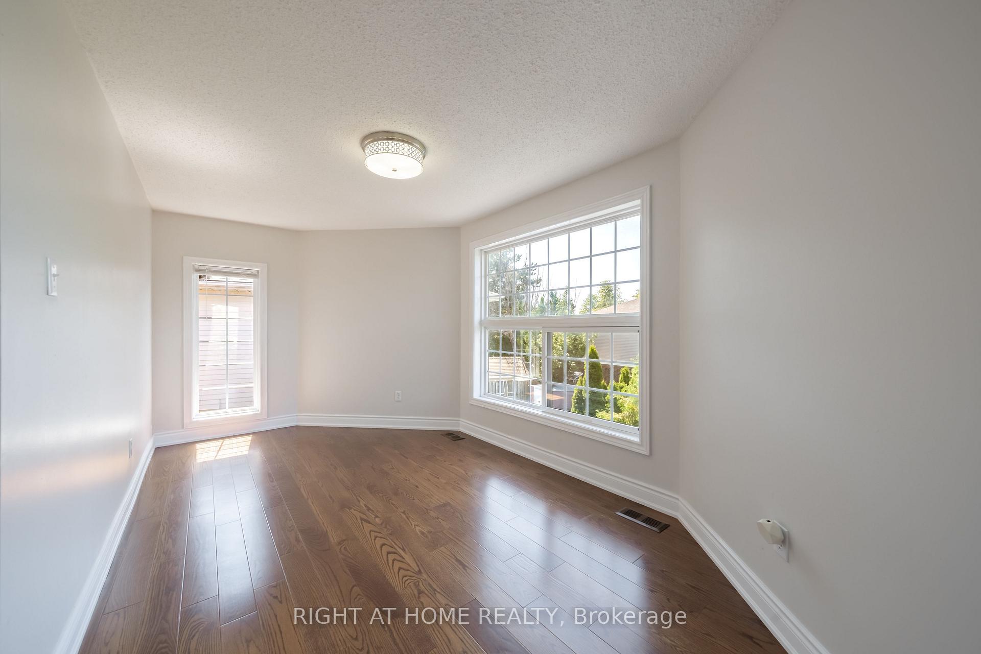 Photo 25 of 345 Mill Street S, Brampton, Brampton South — HOMEH