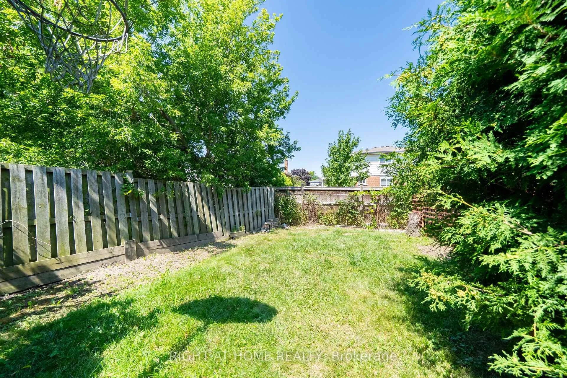 Photo 44 of 345 Mill Street S, Brampton, Brampton South — HOMEH