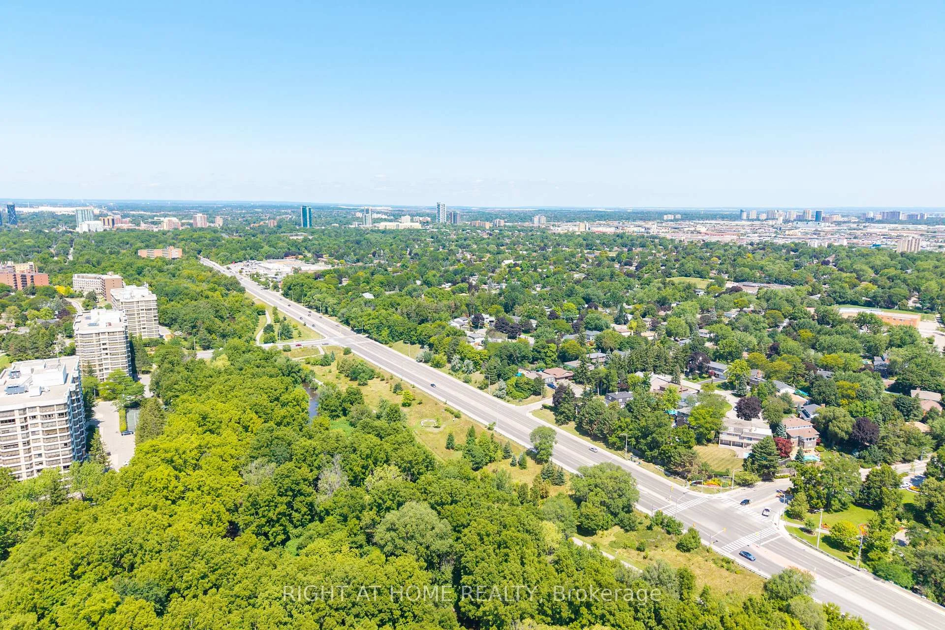 Photo 50 of 345 Mill Street S, Brampton, Brampton South — HOMEH
