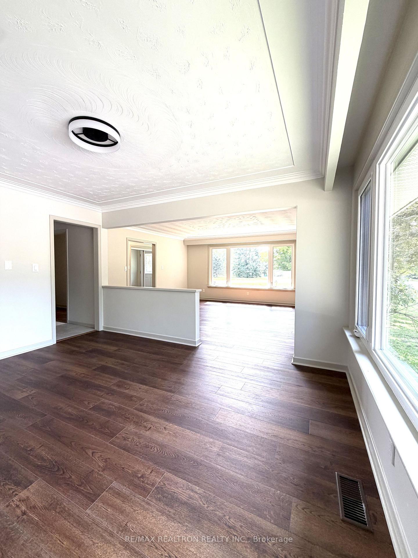 Photo 7 of 13 Circle Ridge Drive, Georgina, Keswick North — HOMEH