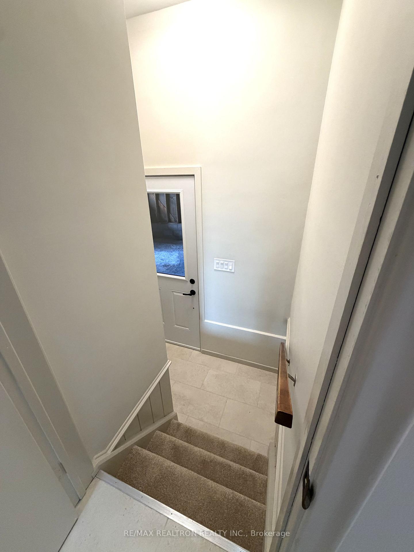 Photo 9 of 13 Circle Ridge Drive, Georgina, Keswick North — HOMEH