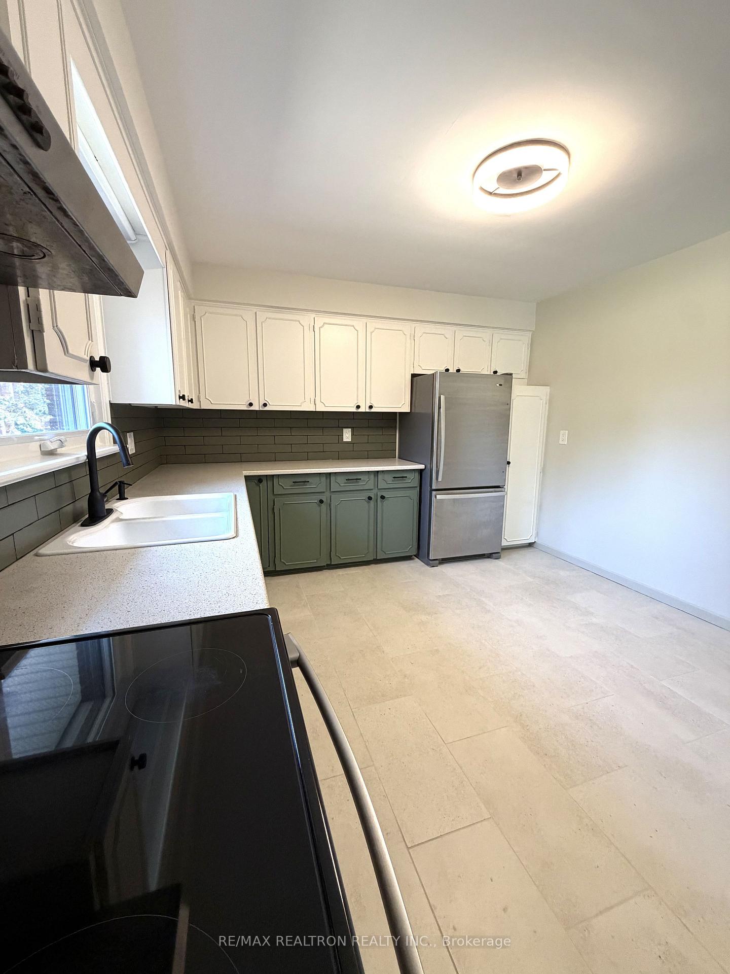 Photo 13 of 13 Circle Ridge Drive, Georgina, Keswick North — HOMEH