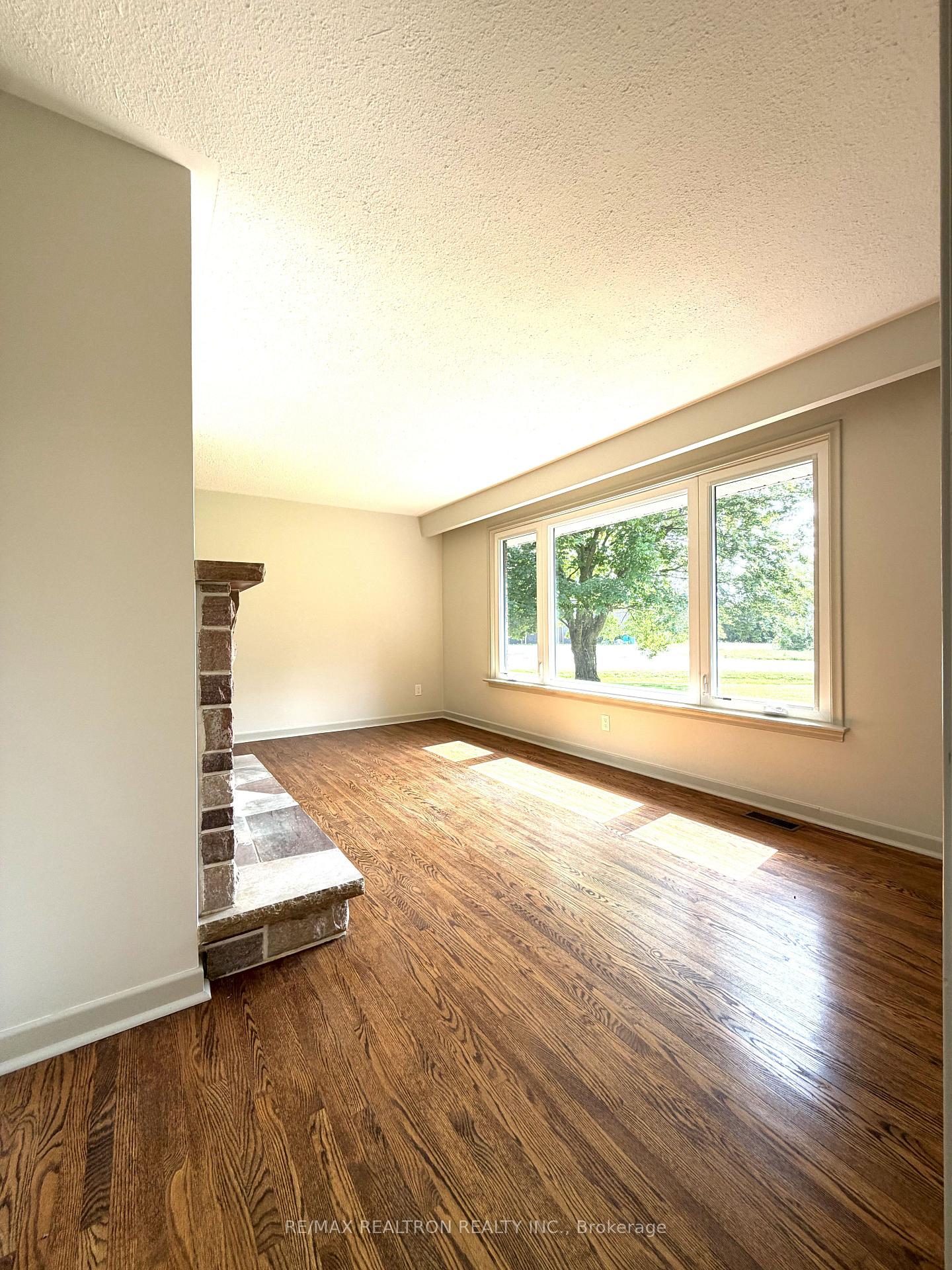 Photo 15 of 13 Circle Ridge Drive, Georgina, Keswick North — HOMEH