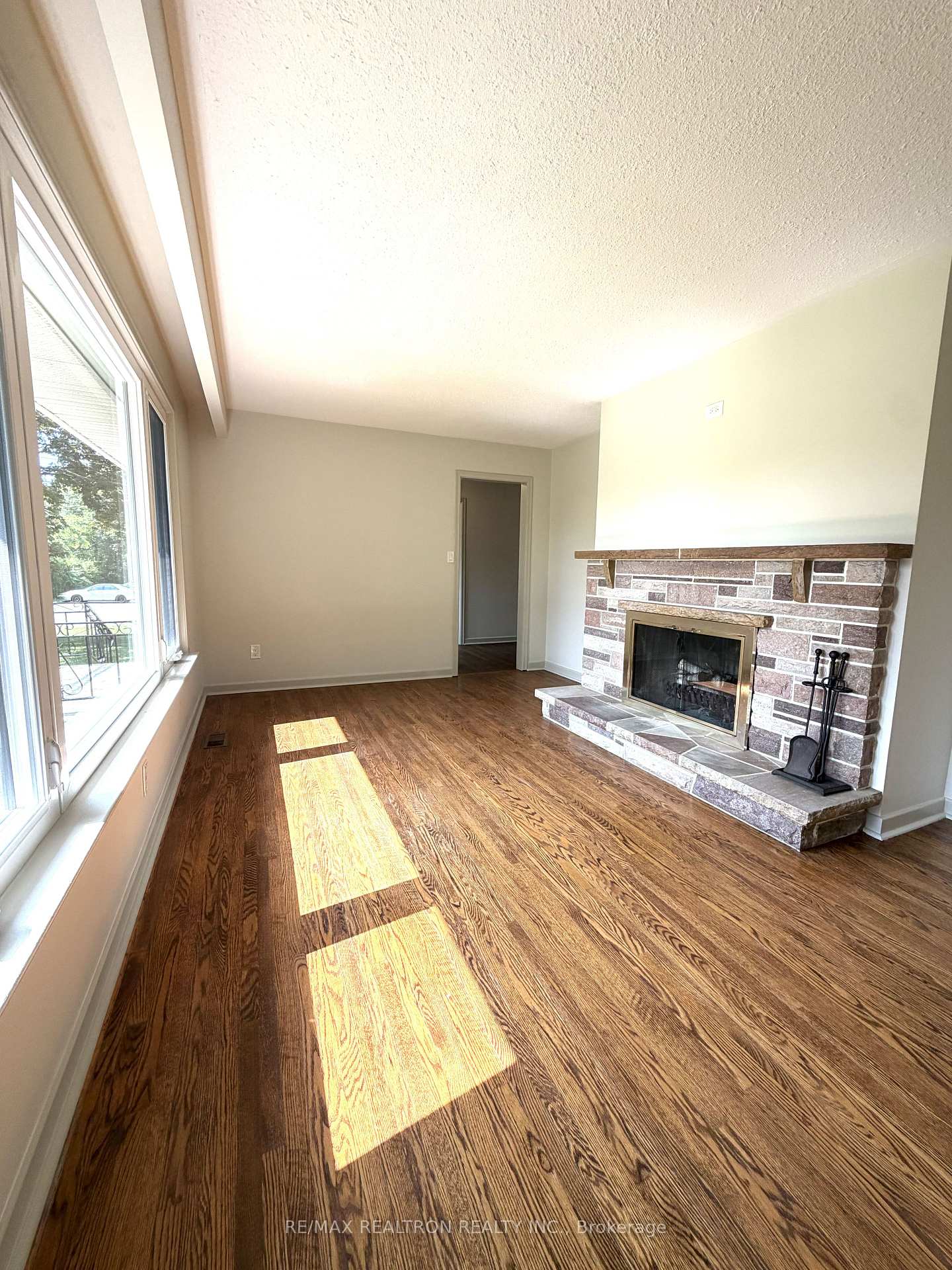 Photo 16 of 13 Circle Ridge Drive, Georgina, Keswick North — HOMEH