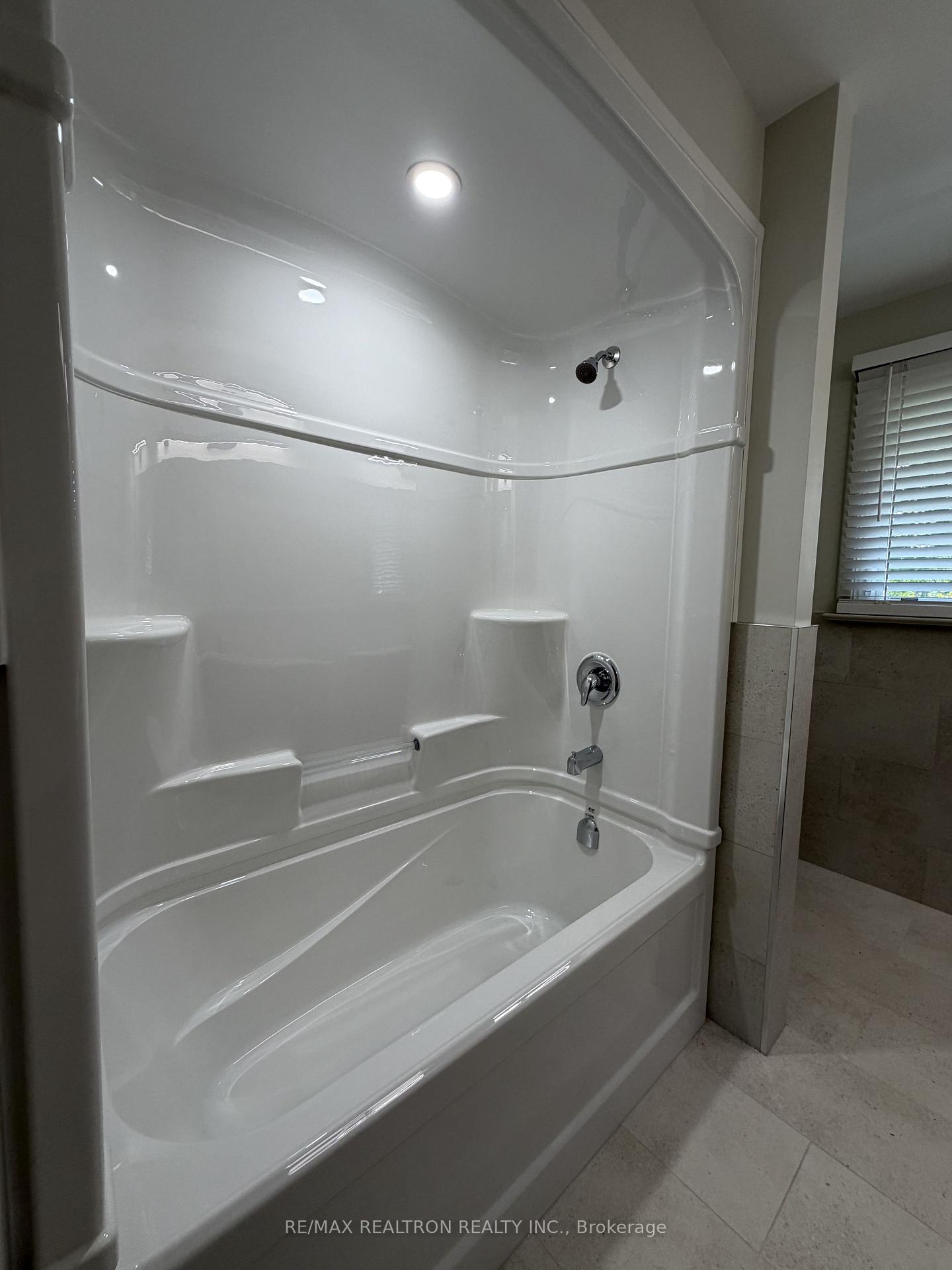 Photo 21 of 13 Circle Ridge Drive, Georgina, Keswick North — HOMEH
