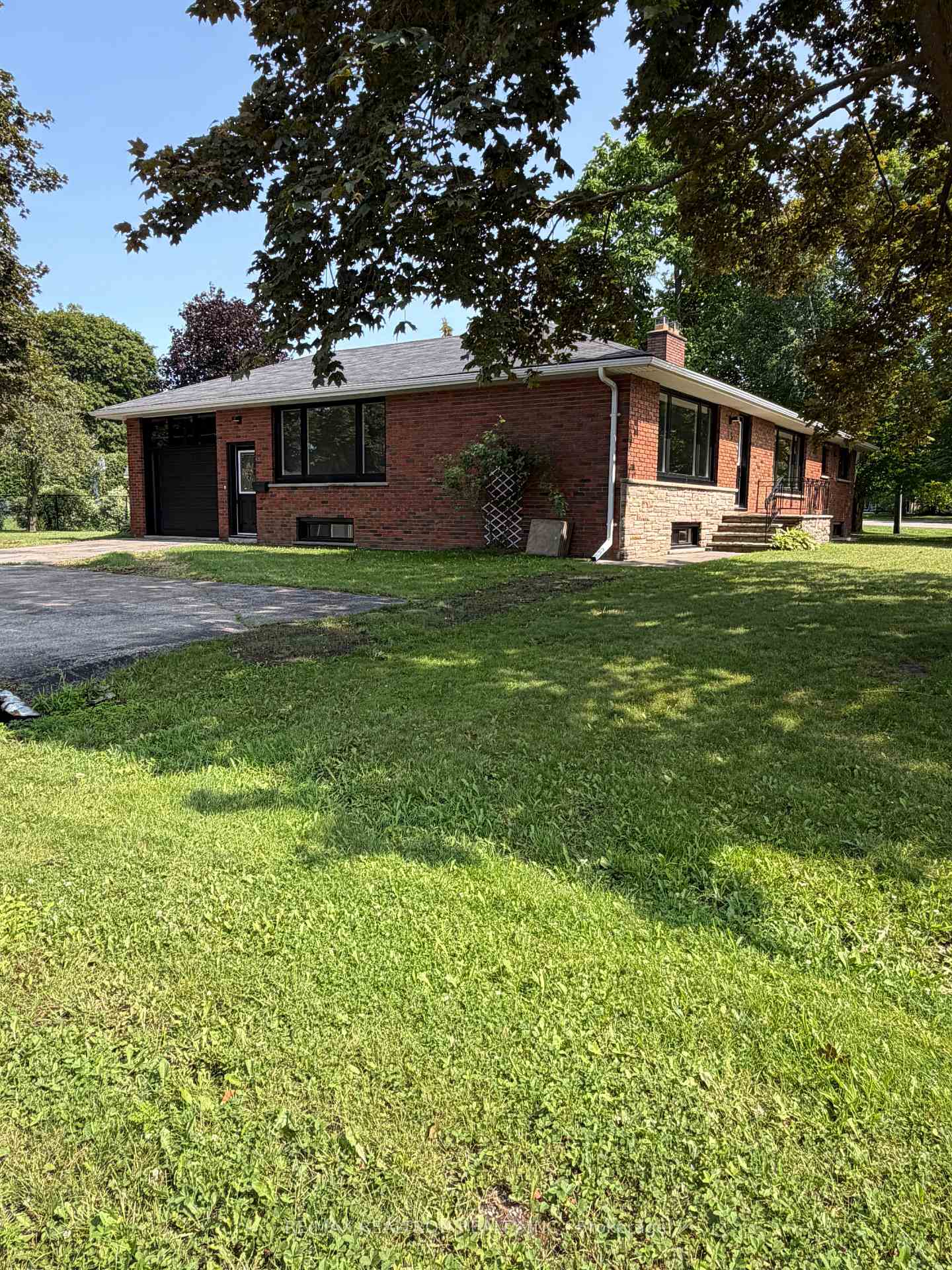 Photo 23 of 13 Circle Ridge Drive, Georgina, Keswick North — HOMEH