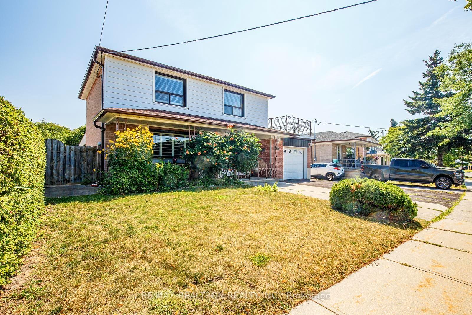 Photo 3 of 115 Hullmar Drive, North York, Black Creek — HOMEH