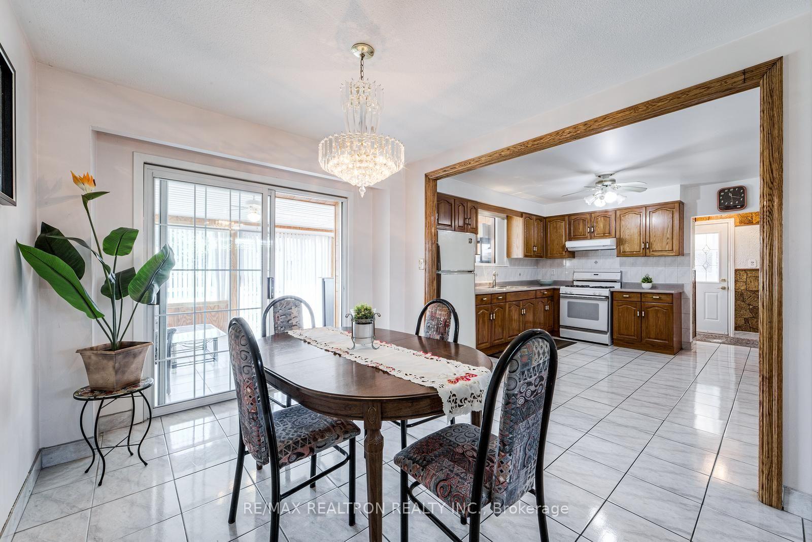 Photo 11 of 115 Hullmar Drive, North York, Black Creek — HOMEH