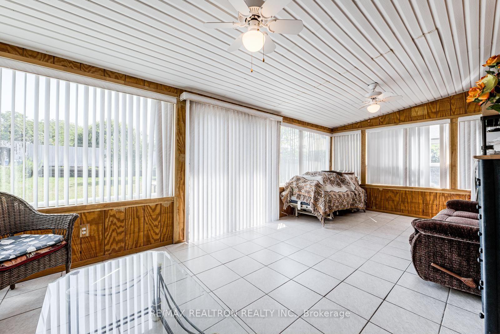 Photo 16 of 115 Hullmar Drive, North York, Black Creek — HOMEH