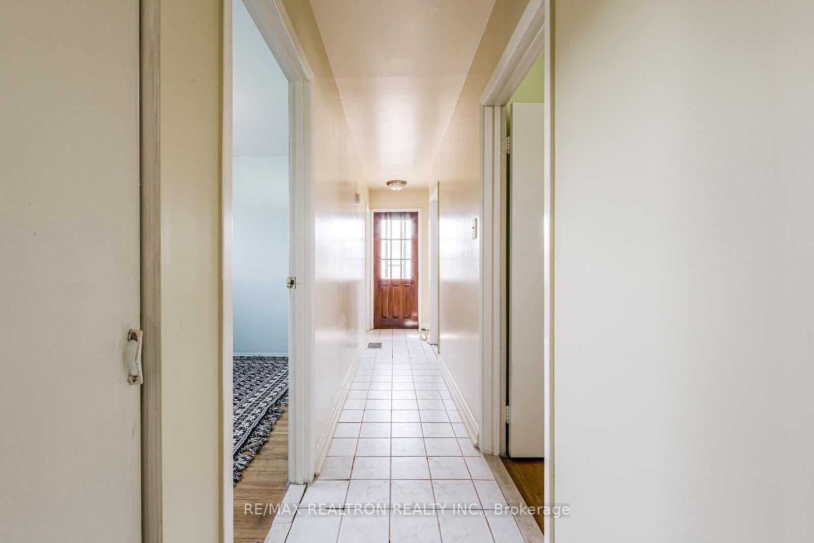Photo 28 of 115 Hullmar Drive, North York, Black Creek — HOMEH
