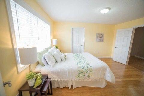 Photo 5 of 52 Apple Tree Crescent, Uxbridge — HOMEH