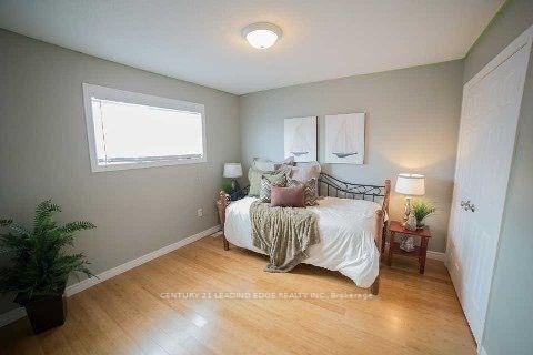 Photo 7 of 52 Apple Tree Crescent, Uxbridge — HOMEH