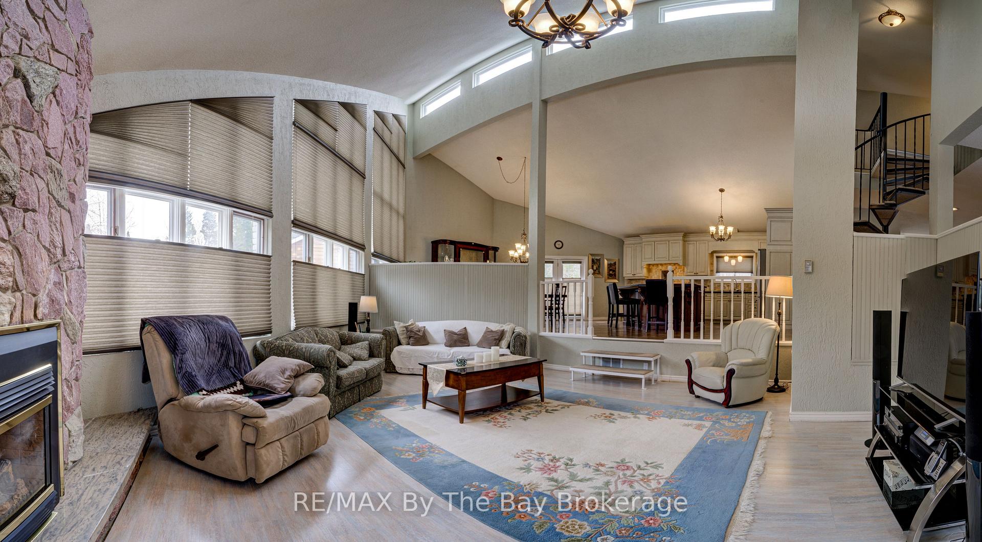 Photo 11 of 32 Bridlewood Crescent, Wasaga Beach — HOMEH
