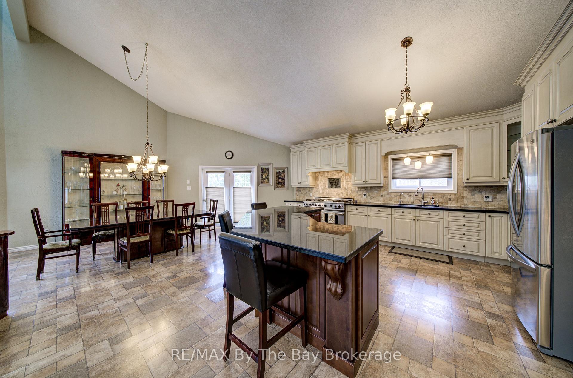 Photo 13 of 32 Bridlewood Crescent, Wasaga Beach — HOMEH