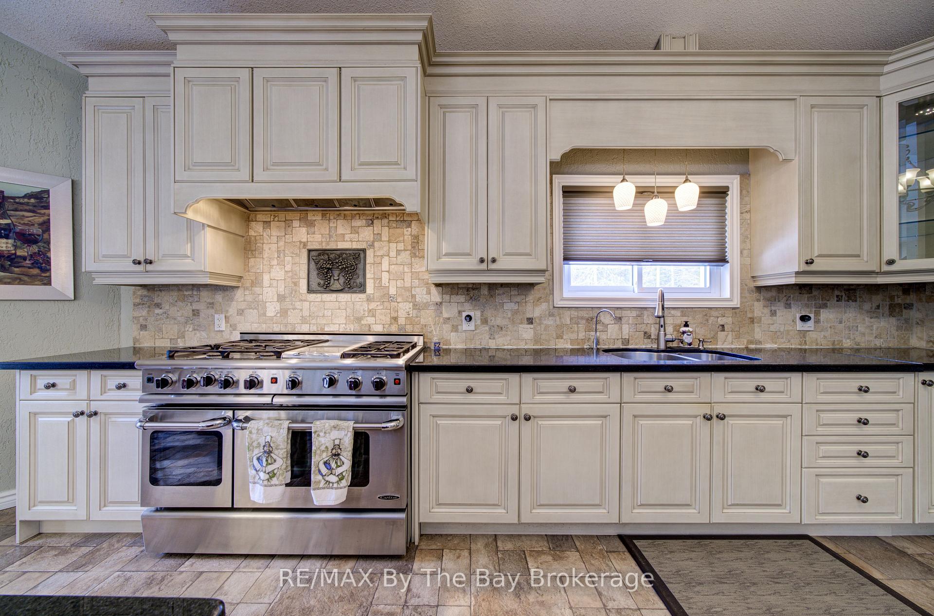 Photo 19 of 32 Bridlewood Crescent, Wasaga Beach — HOMEH