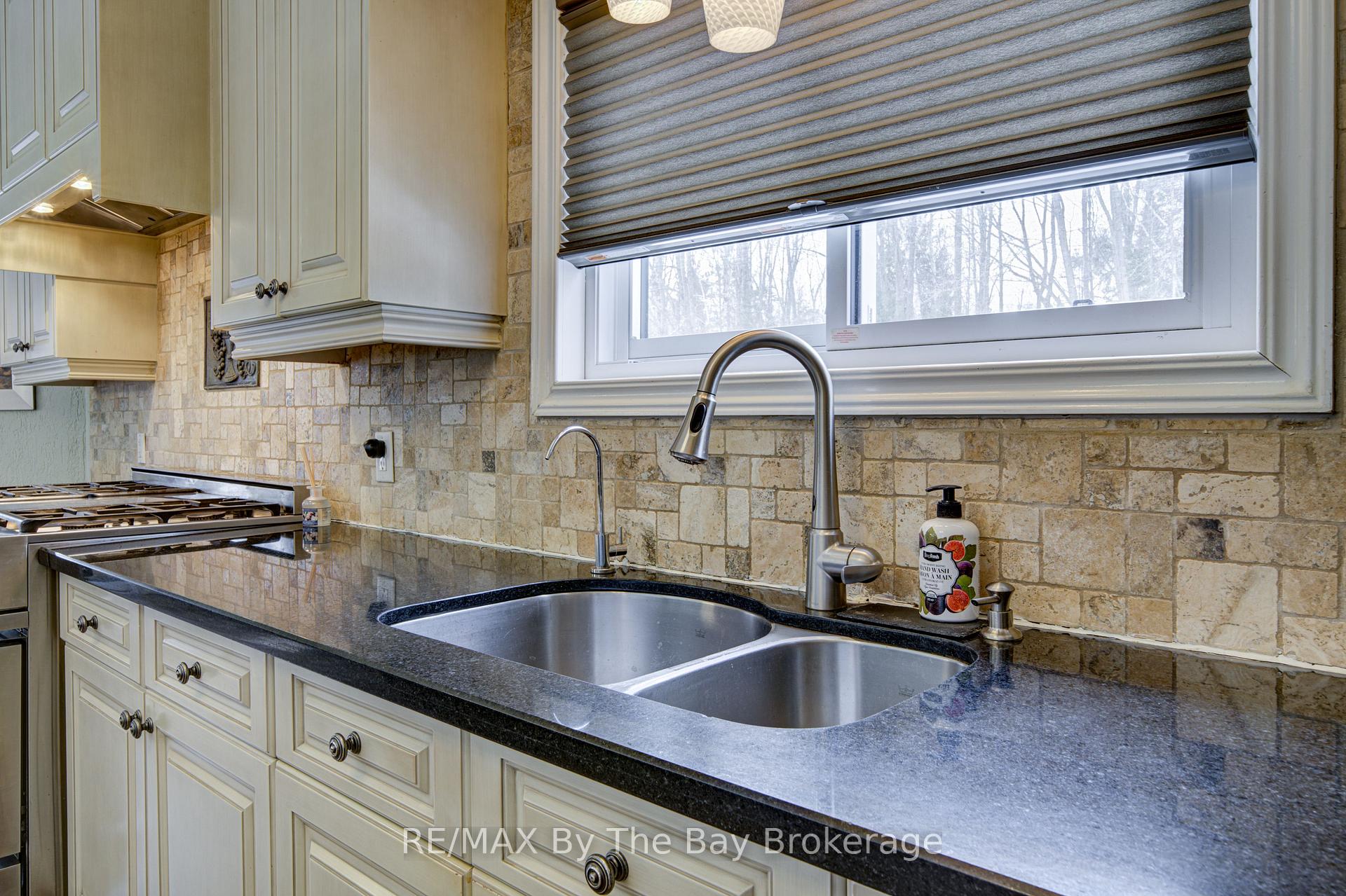 Photo 21 of 32 Bridlewood Crescent, Wasaga Beach — HOMEH