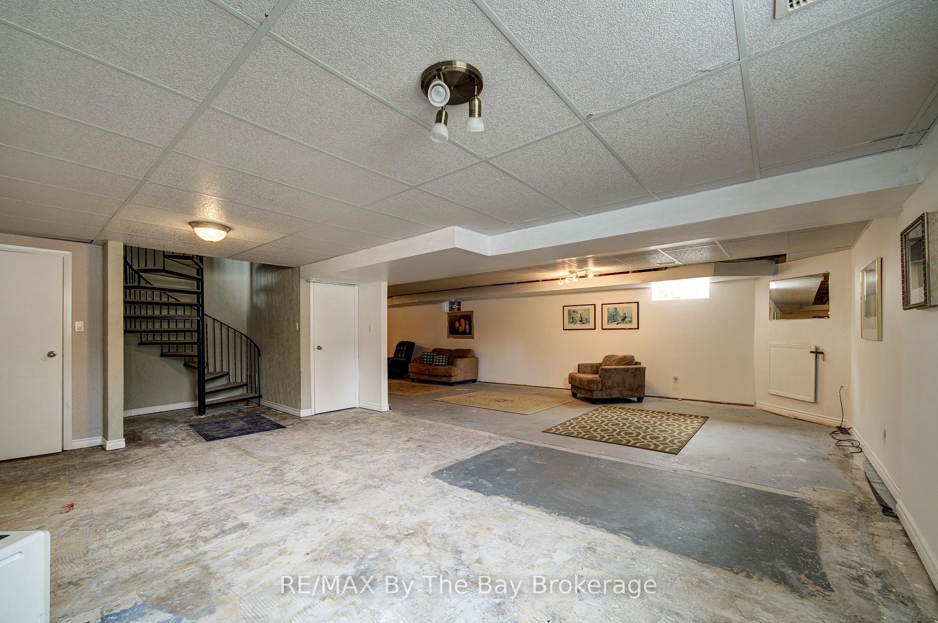Photo 42 of 32 Bridlewood Crescent, Wasaga Beach — HOMEH