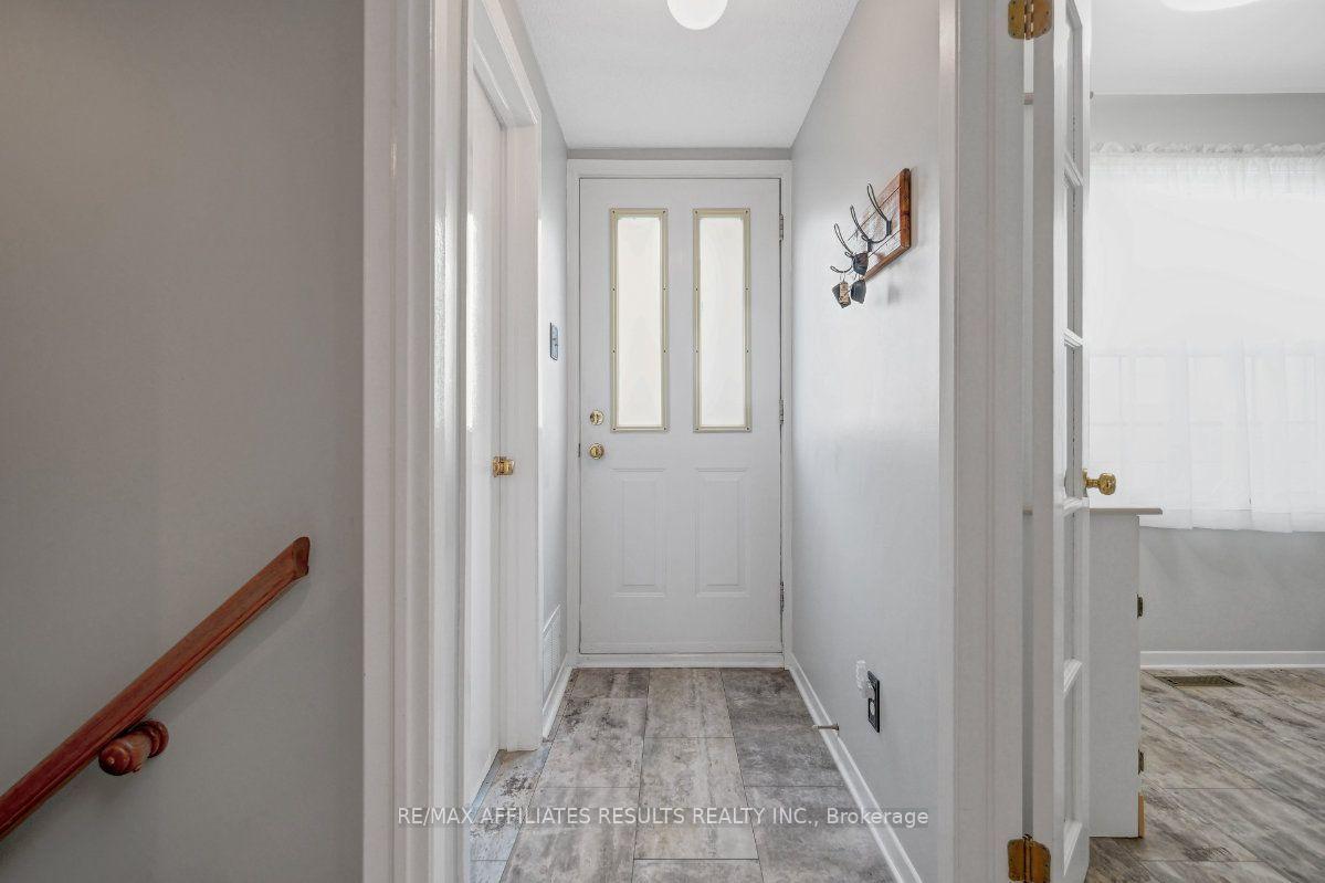 Photo 6 of 1312 Cornell Street, Ottawa, Redwood Park — HOMEH